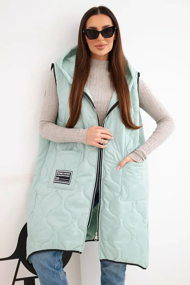 Dámská prošívaná vesta Plus Size s kapucí v mátové barvě
