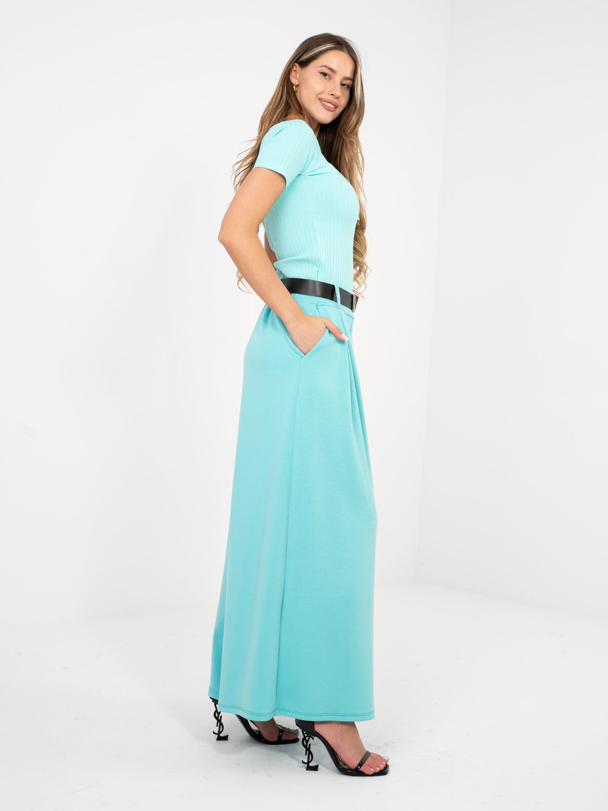 Jednobarevné kalhoty v měkké mátové barvě