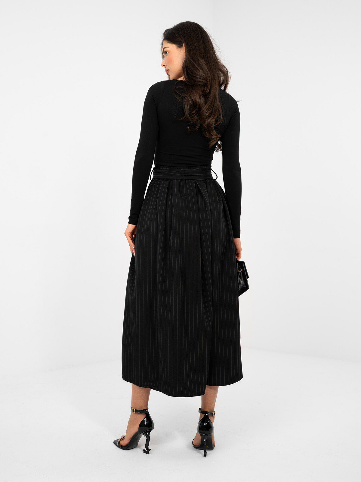 Černá midi sukně s kapsami