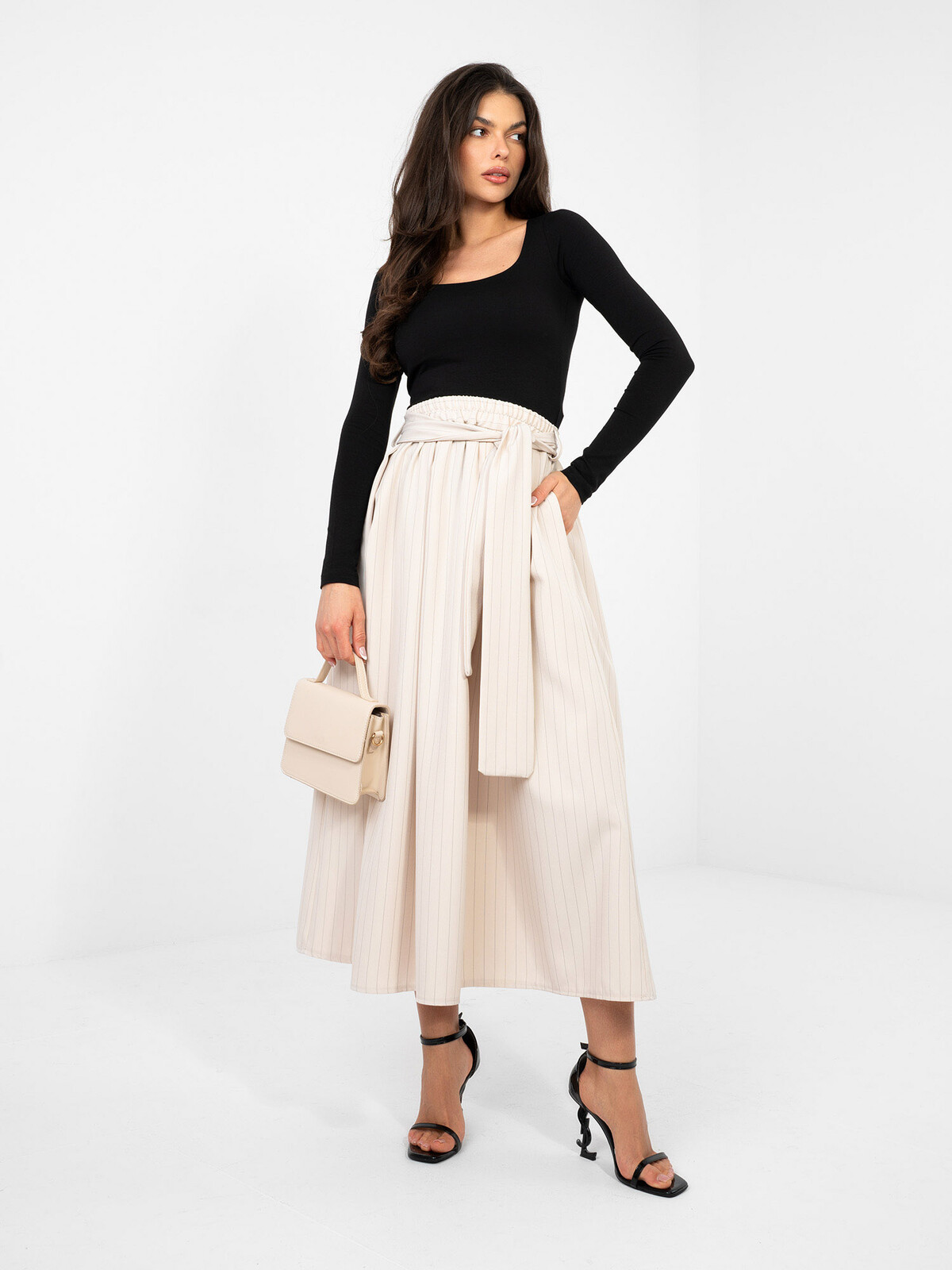 Sukně midi v jasnobéžové barvě