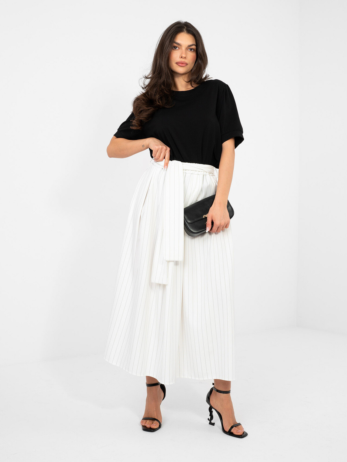 Elegantní ecru sukně s páskem