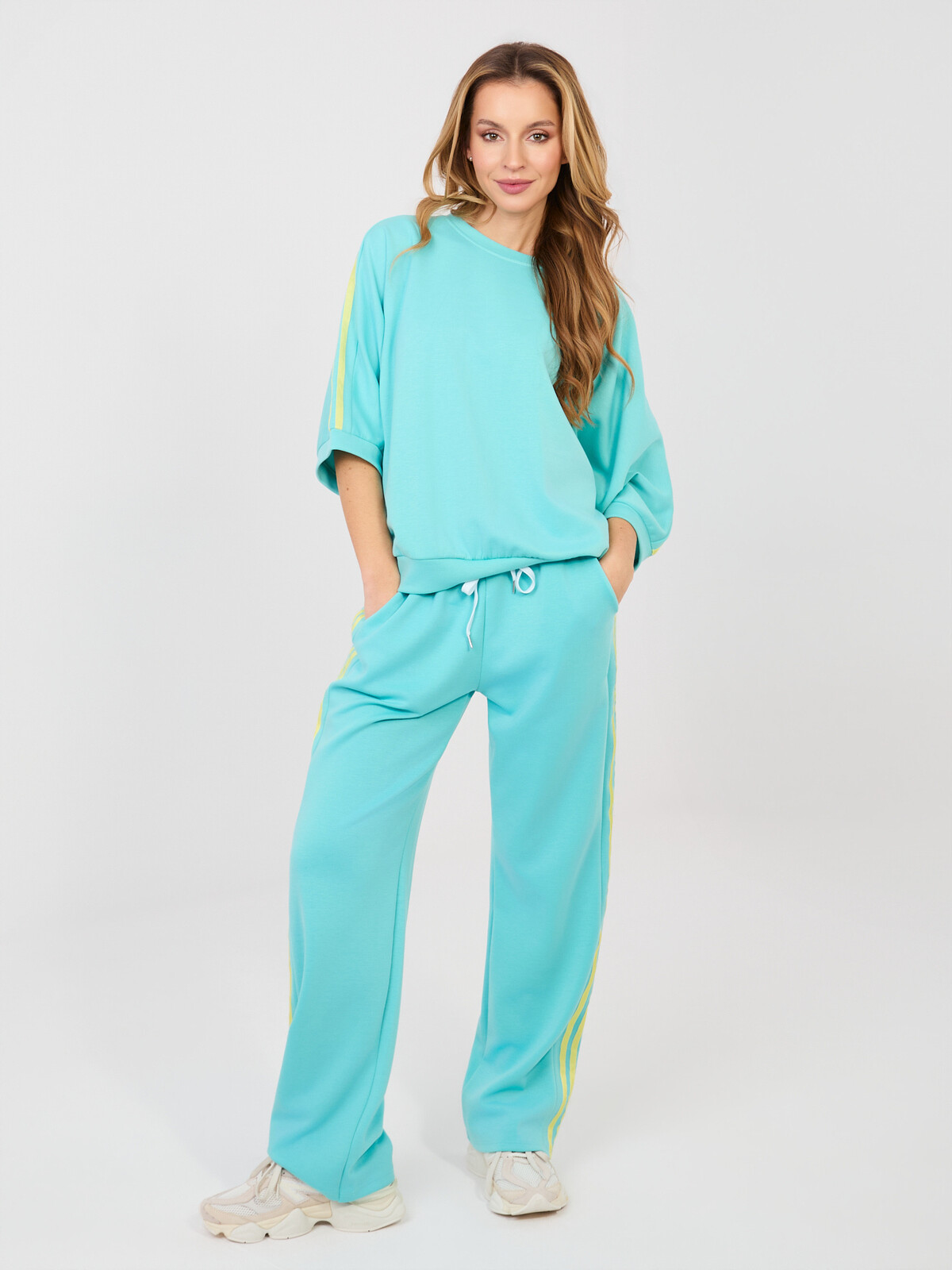 Mátový teplákový komplet z měkkého materiálu