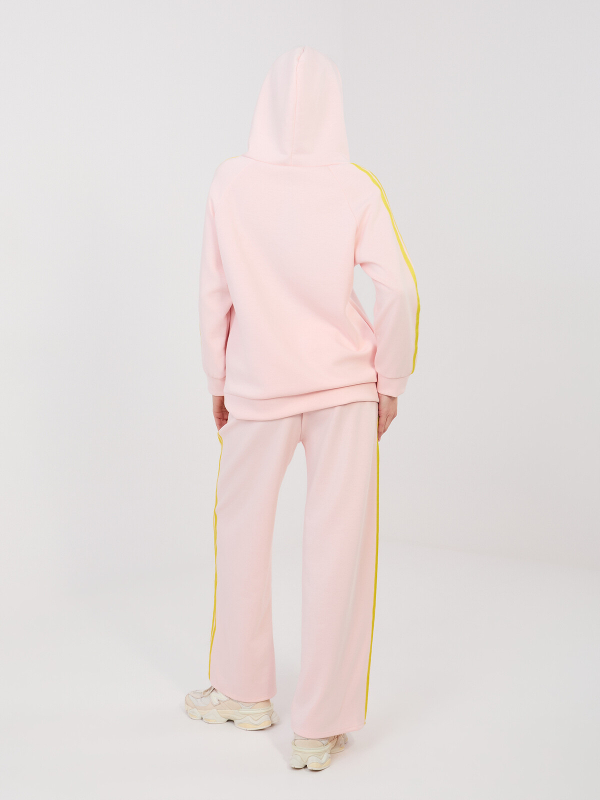 Pastelový růžový komplet z měkkého materiálu