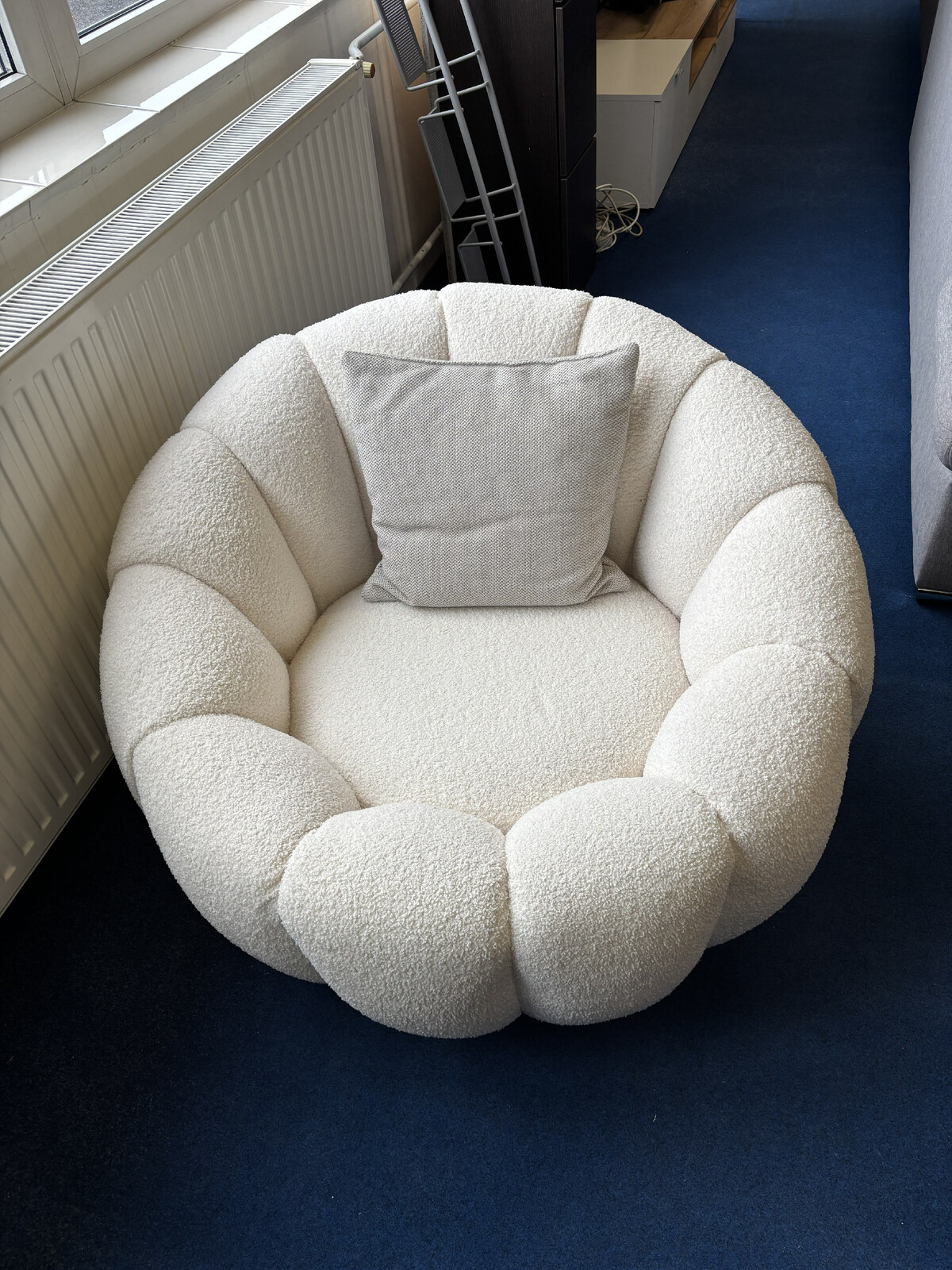 Křeslo Relax otočné - bílá látka