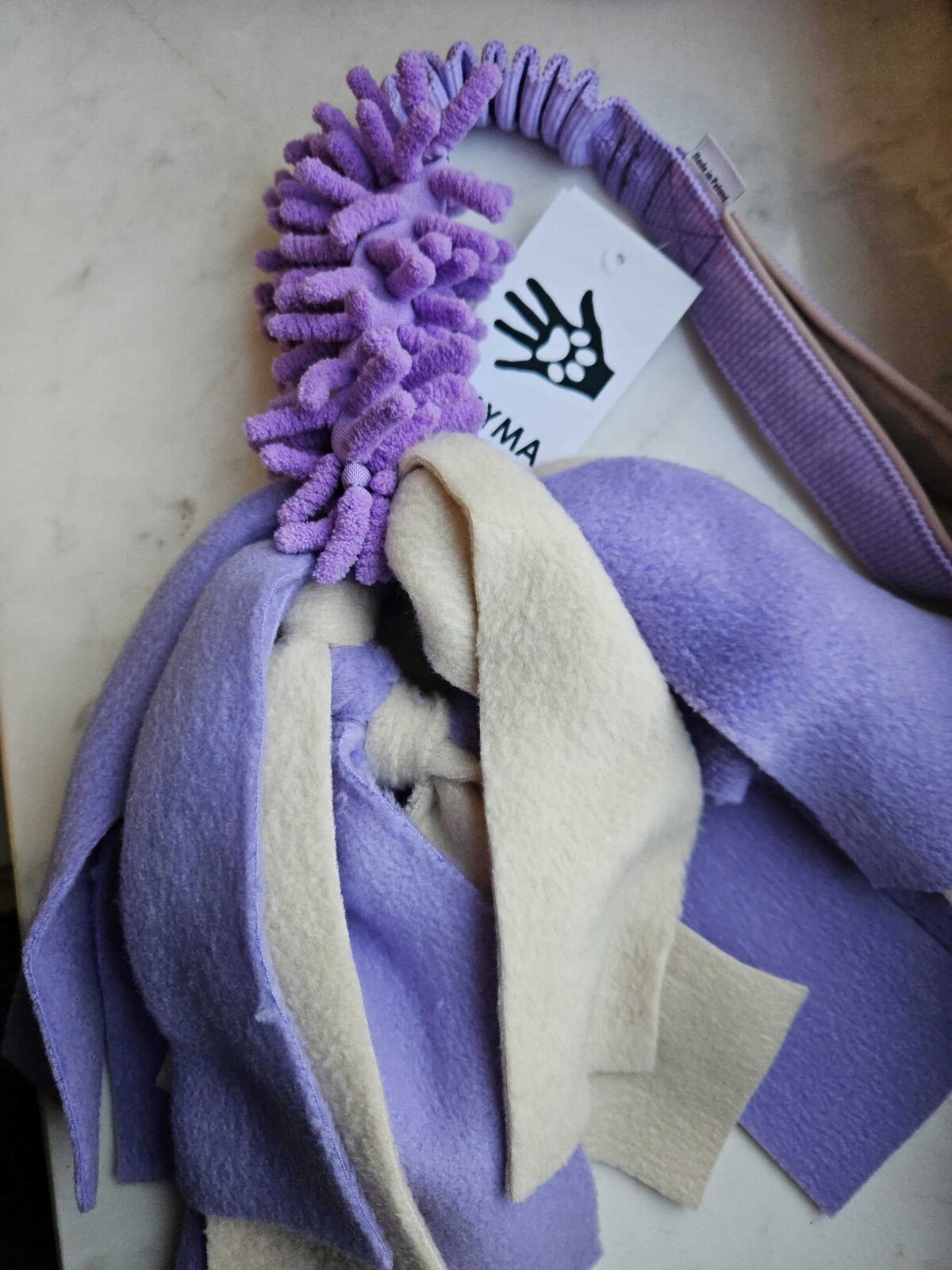 Přetahovadlo pro psa s tlumičem Mopik Zayma s třásněmi fialová