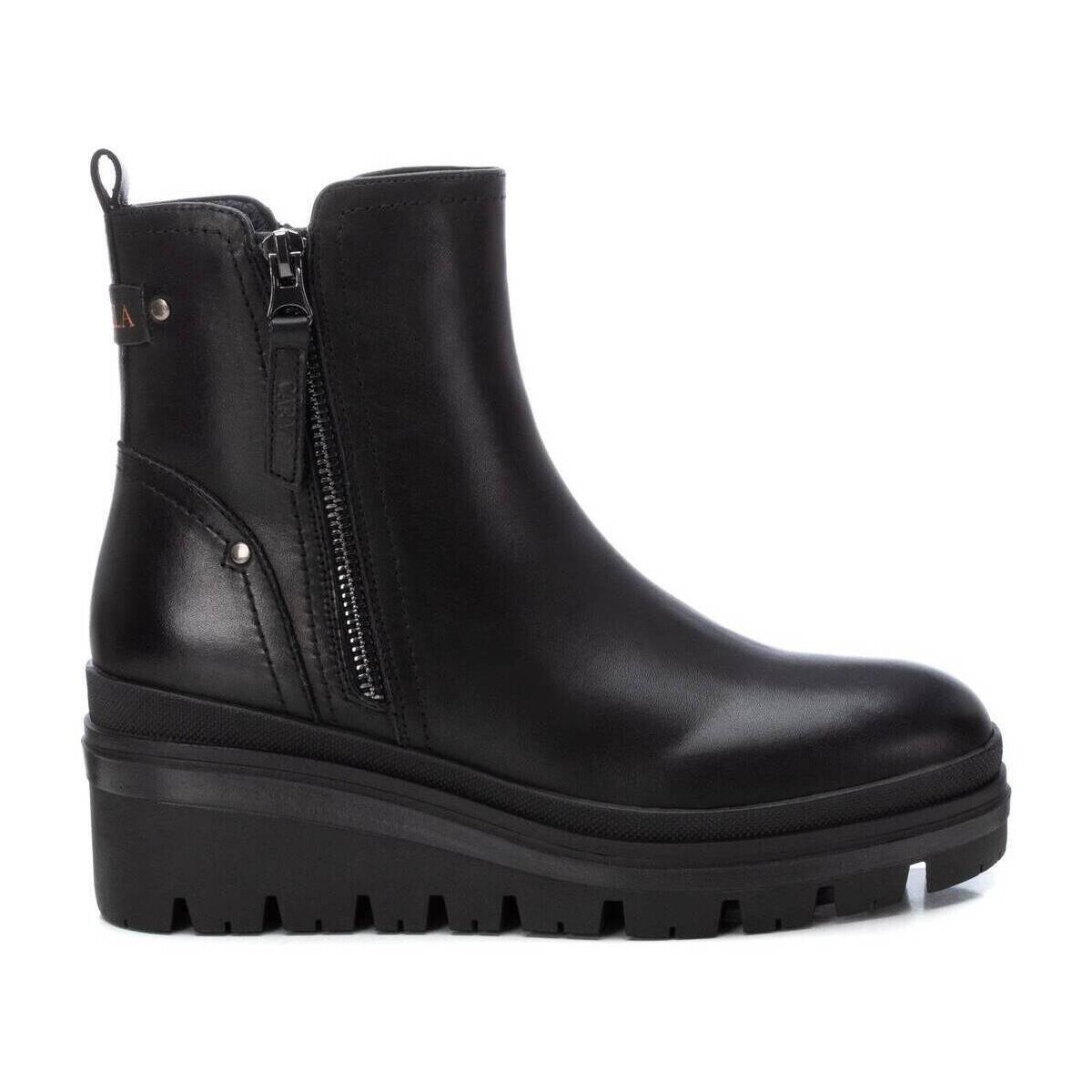 Carmela  16200901  Černá