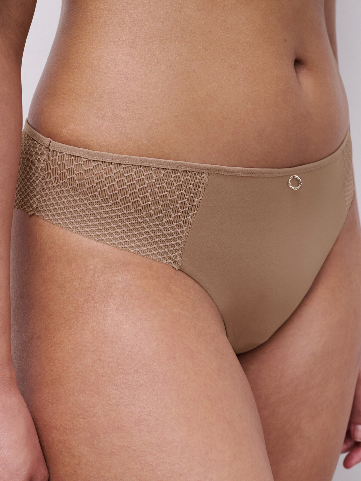 Tanga CHANTELLE (916G0-05), Velikost S, Barva hnědá