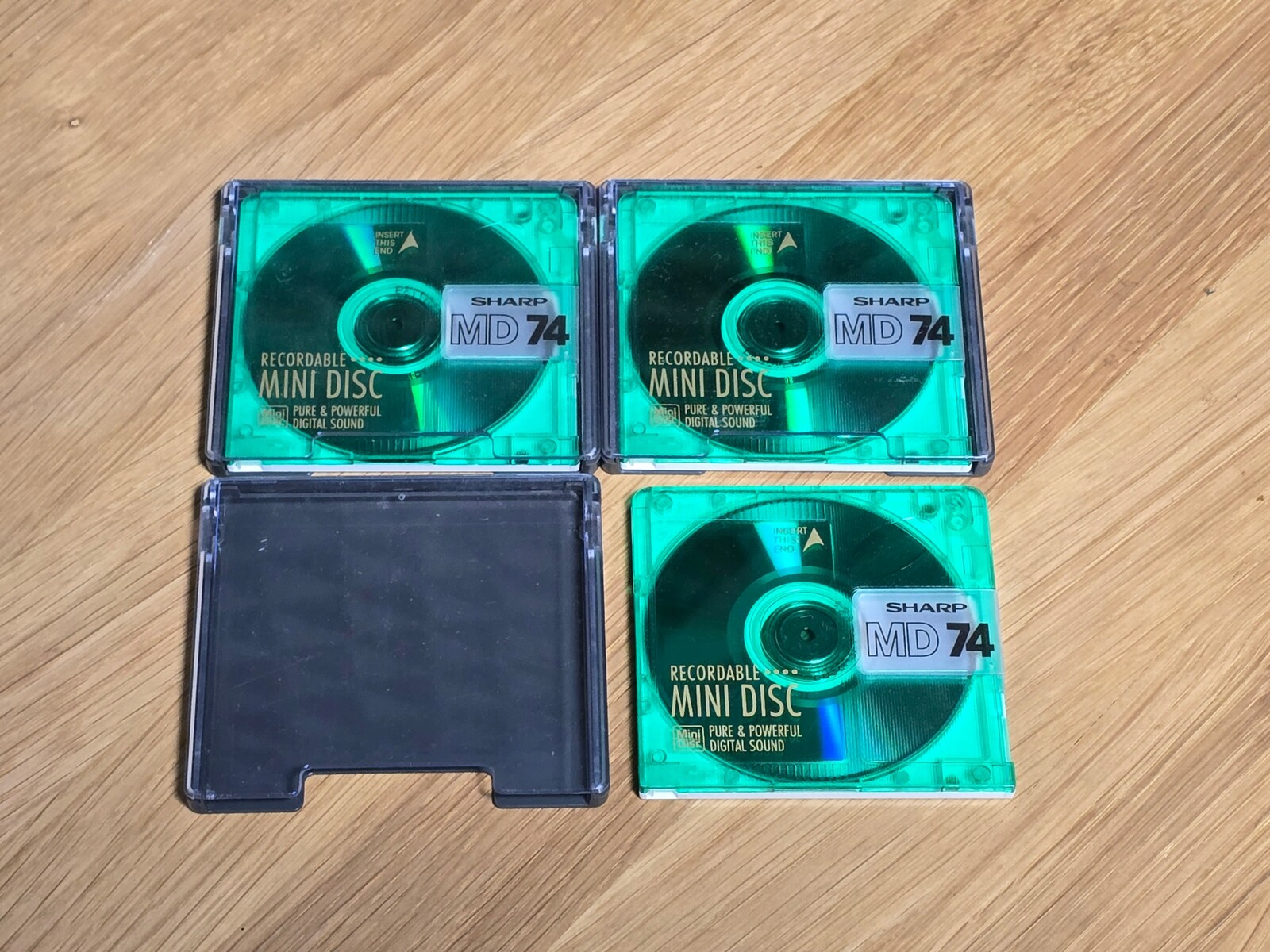 Disketa MiniDisc Sharp Md-vel. 74 min 3 ks Set Nd Vyrobený V Japonsku