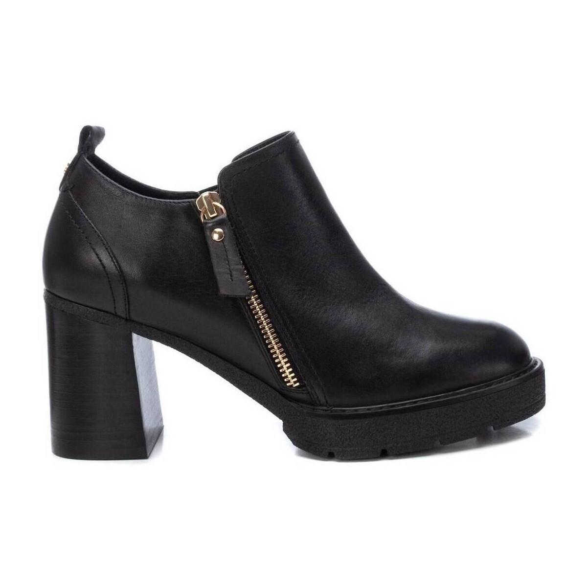 Carmela  16186101  Černá