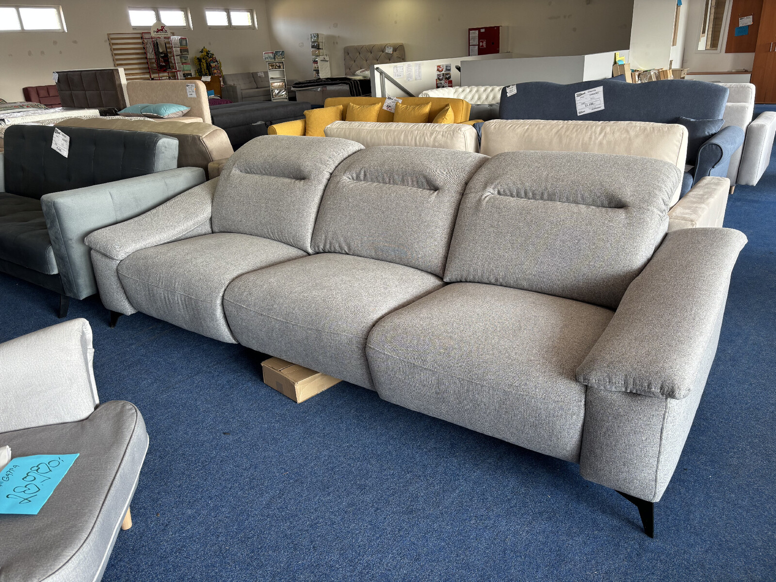 Pohovka Gappa s polohováním - šedá látka