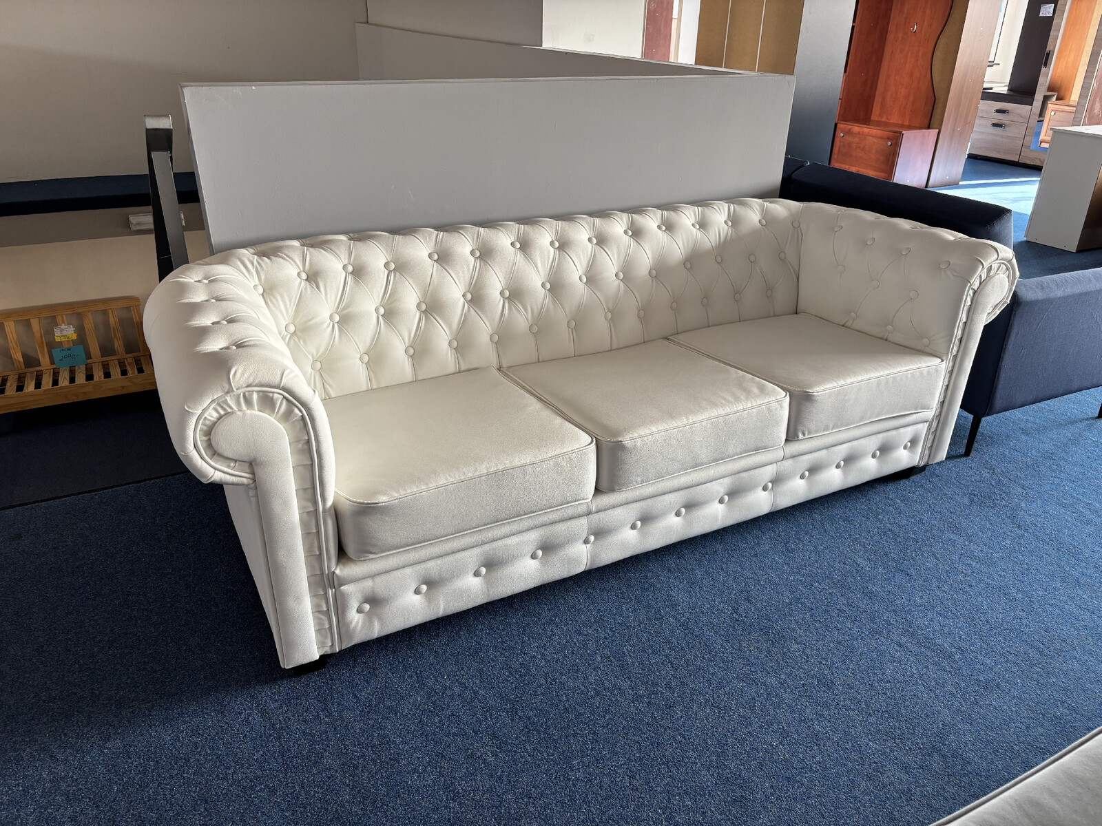 Pohovka Chesterfield - bílá eko kůže