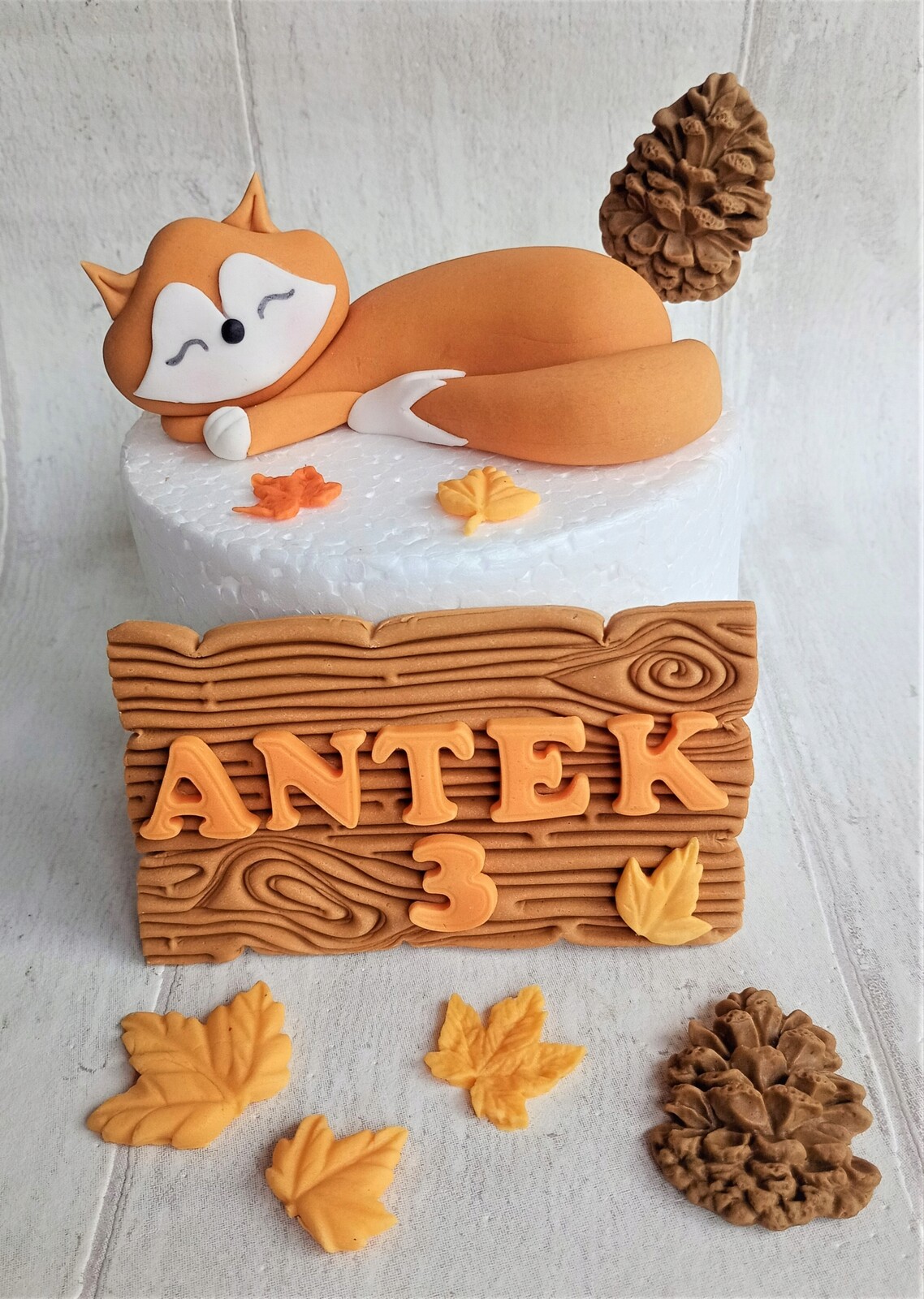 Lesní zvířátka liška prkénko se jménem číslice figurka z cukrové hmoty