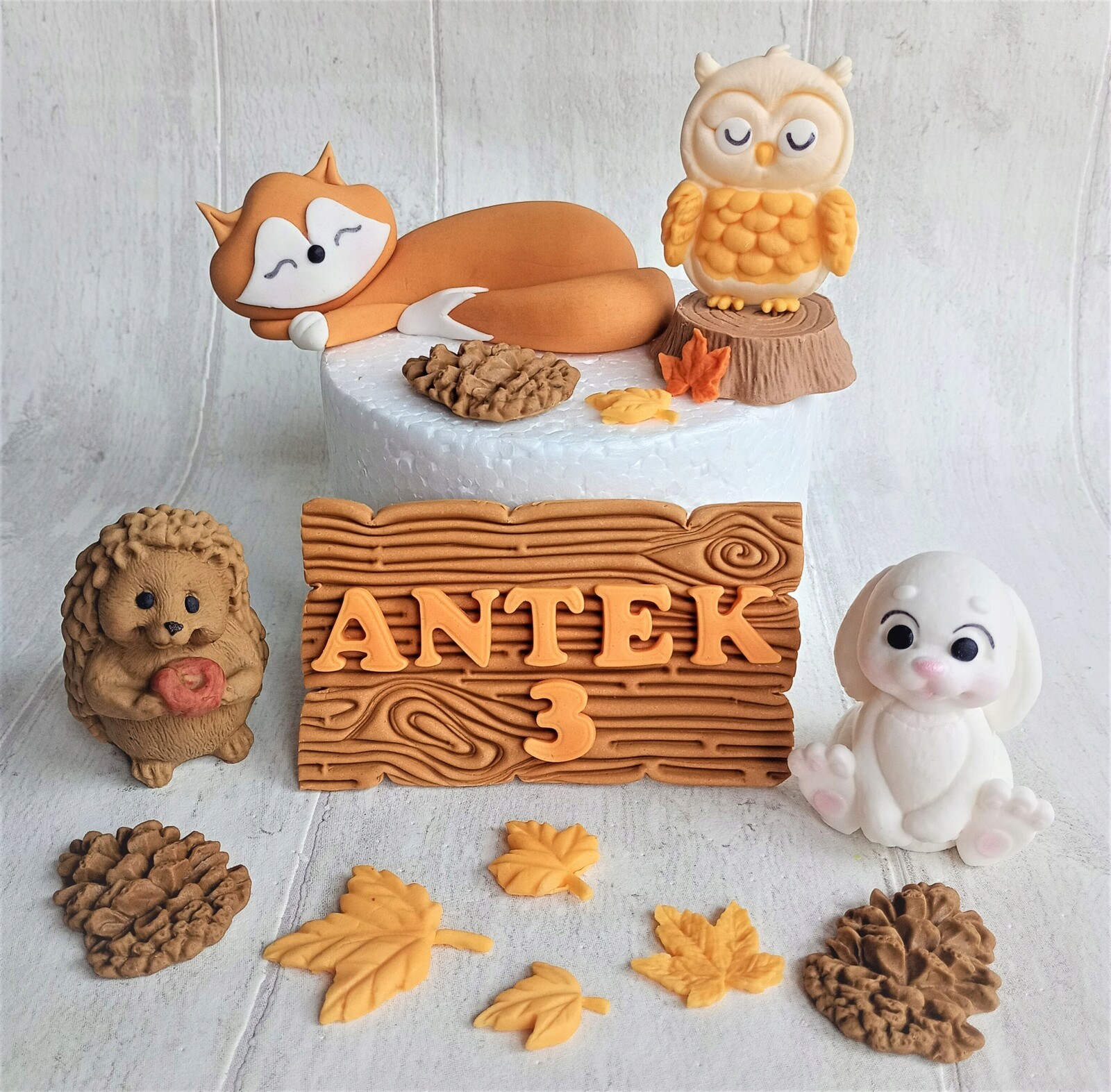 Lesní zvířátka 4 figurky prkénko Sada figurek z cukrové hmoty na dort