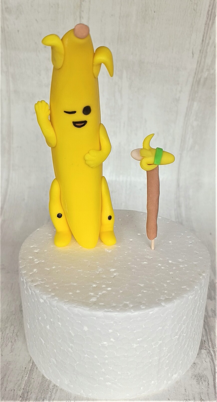 Banán Fortnight Peely figurka sekera banán z cukrové hmoty na dort