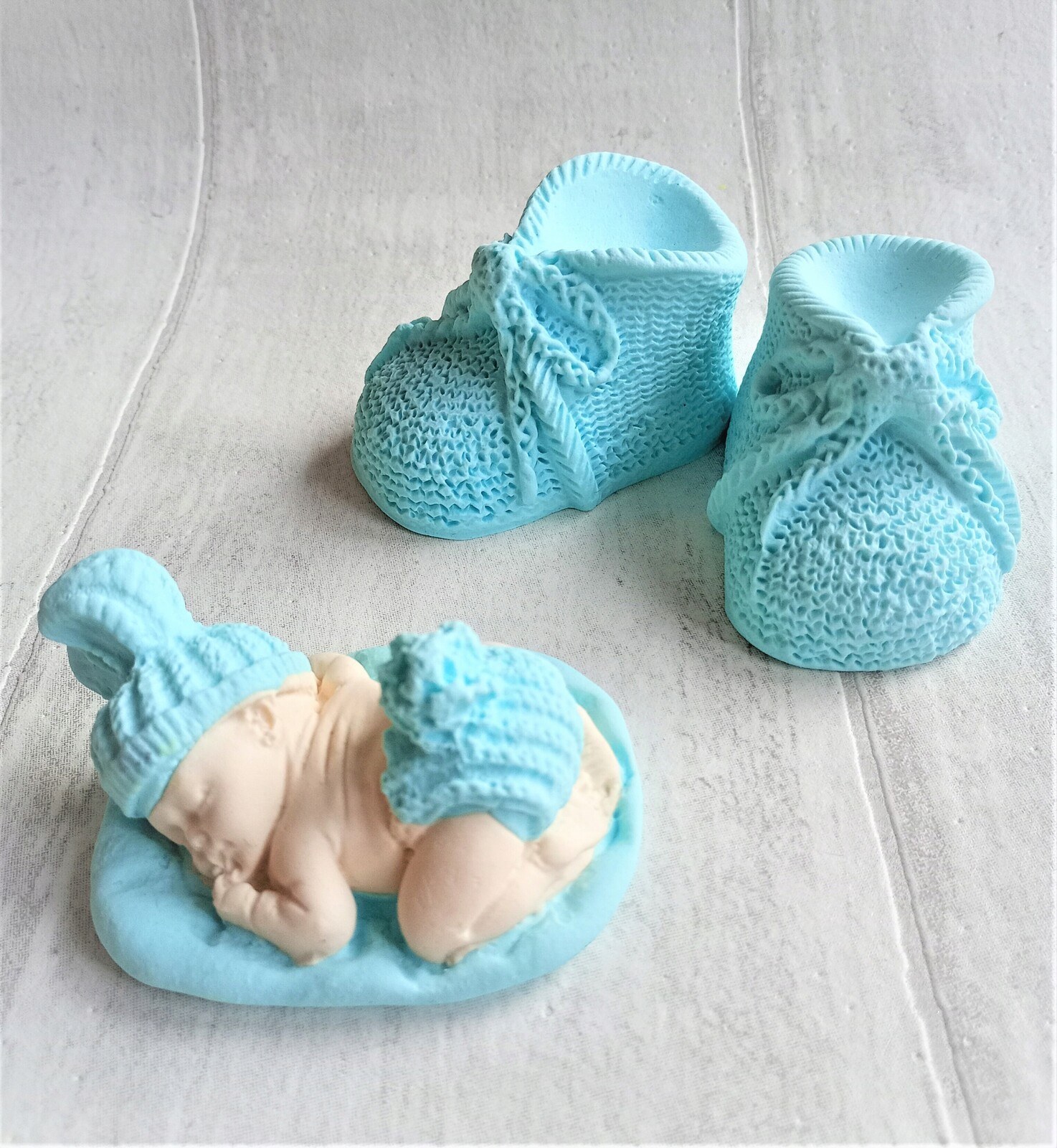 Miminko botičky figurka na dort z cukrové hmoty dekorace na křtiny