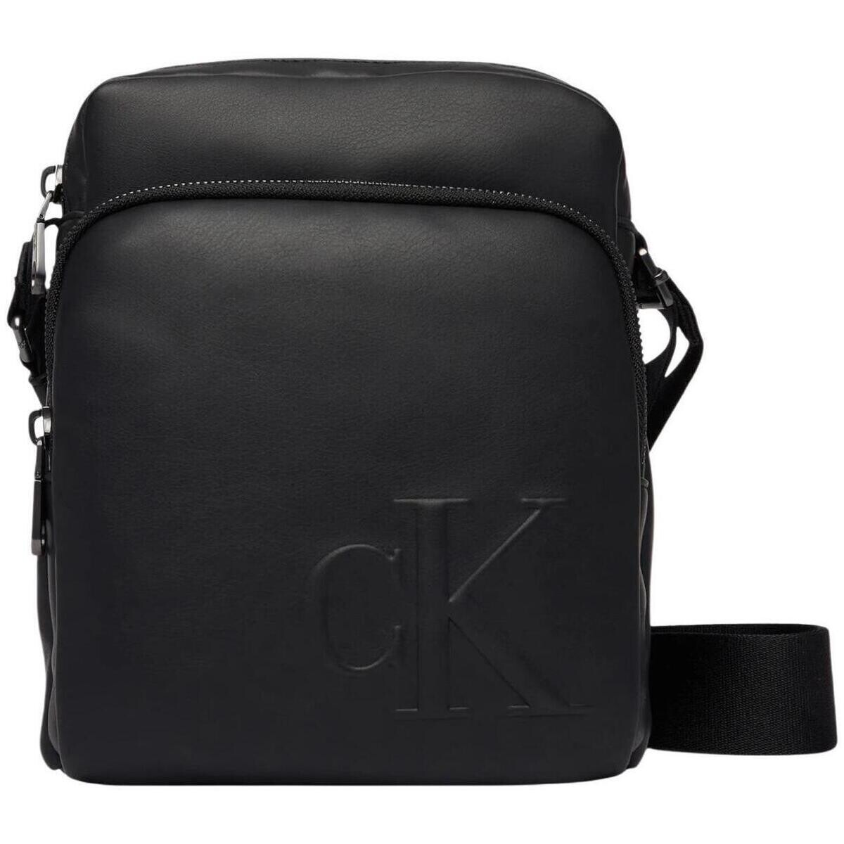 Calvin Klein Jeans  BOLD CK POCKET REPORTER LV04D3368G  Černá