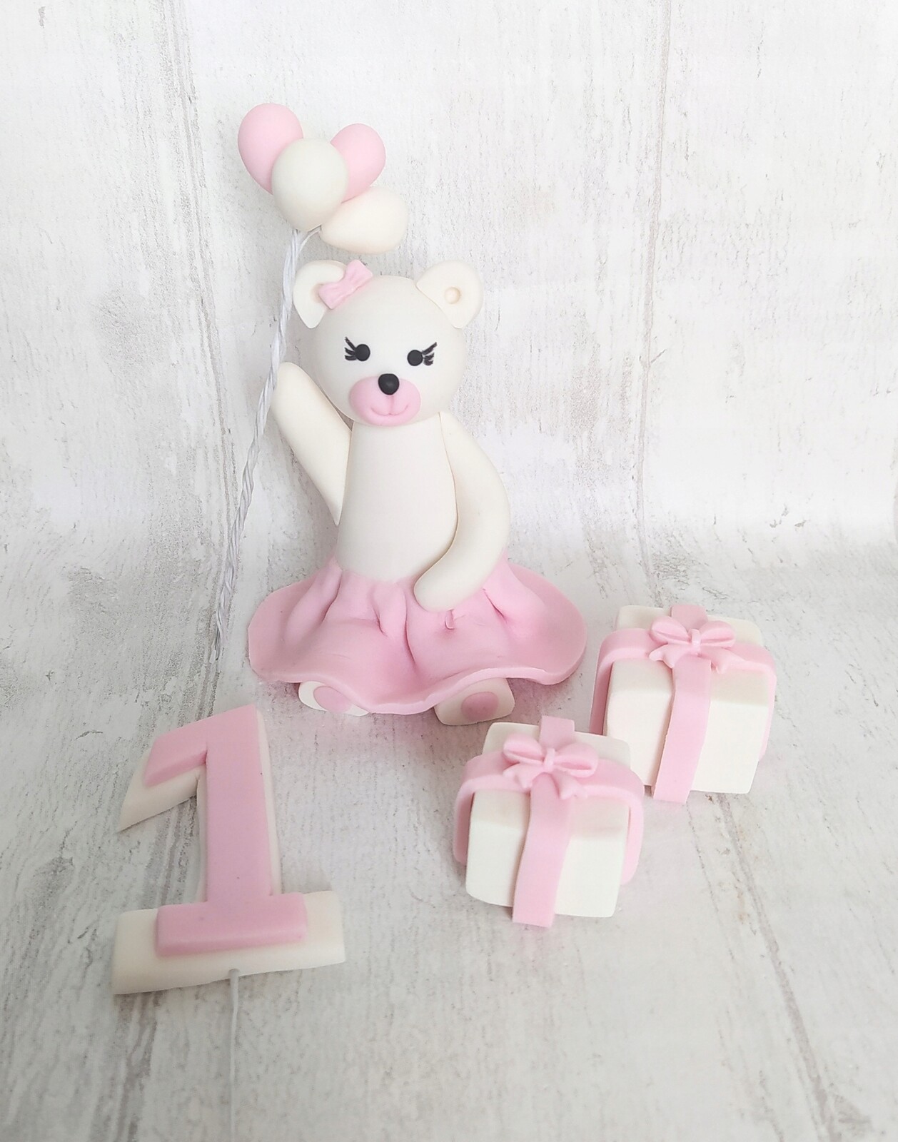 Medvídek v sukýnce s balónky číslice dárky Sada dekorací z cukrové hmoty