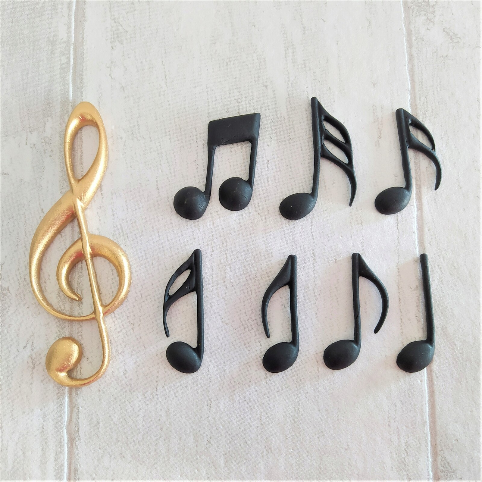 Violinový klíč a noty figurky z cukrové hmoty Sada dekorací na dort