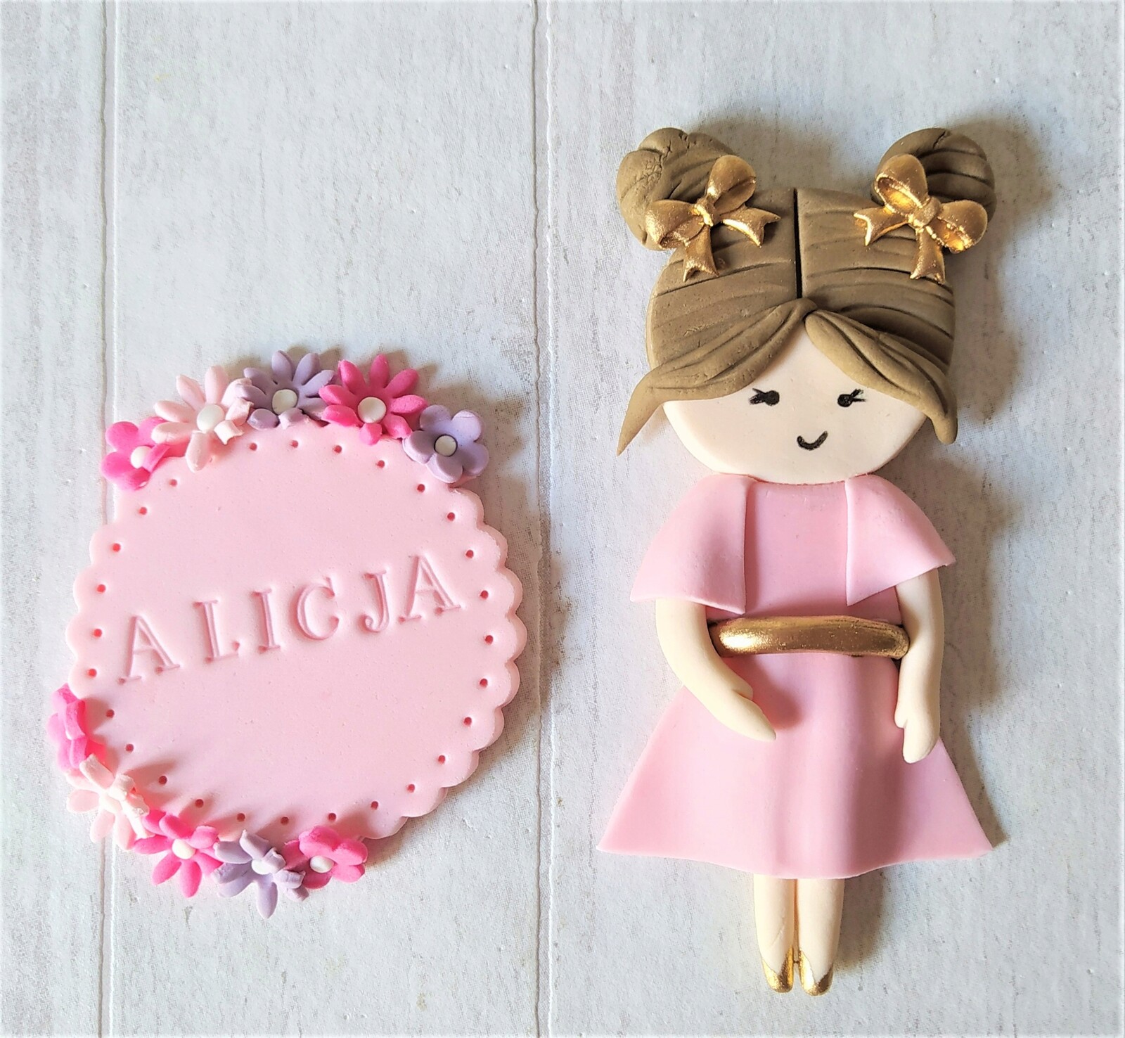 Dívčí panenka štítek s jménem Sada z cukrové hmoty