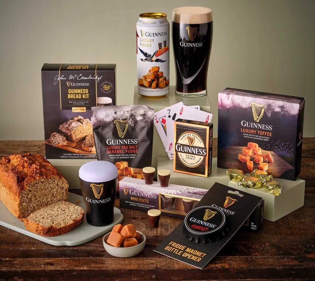 Guinness Snacks & Gift Hamper dárkový koš 9 kusů Gift Box A10