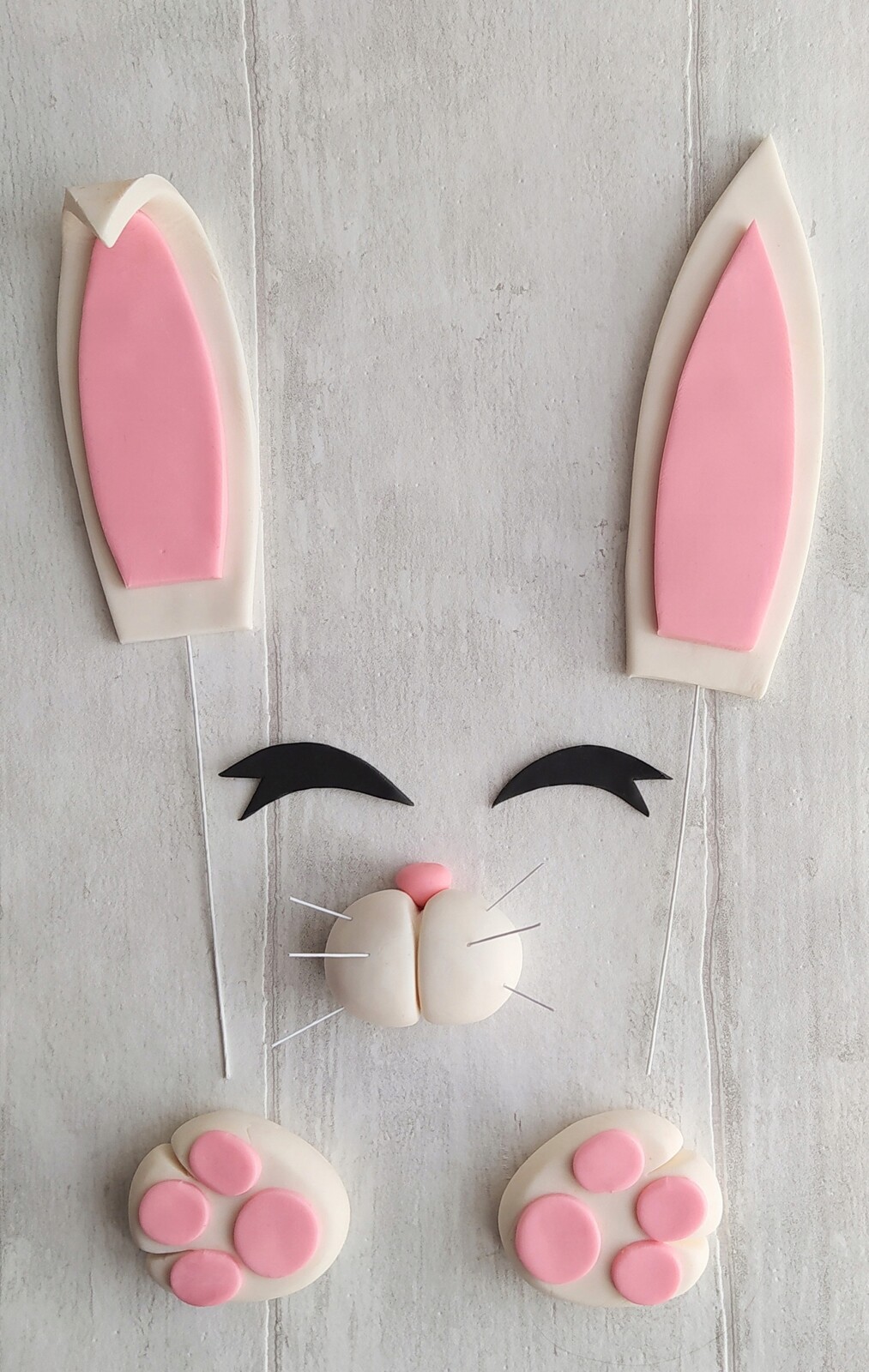 Figurka Králíček zajíc dekorace na dort králík: uši tlamy tlapky oči