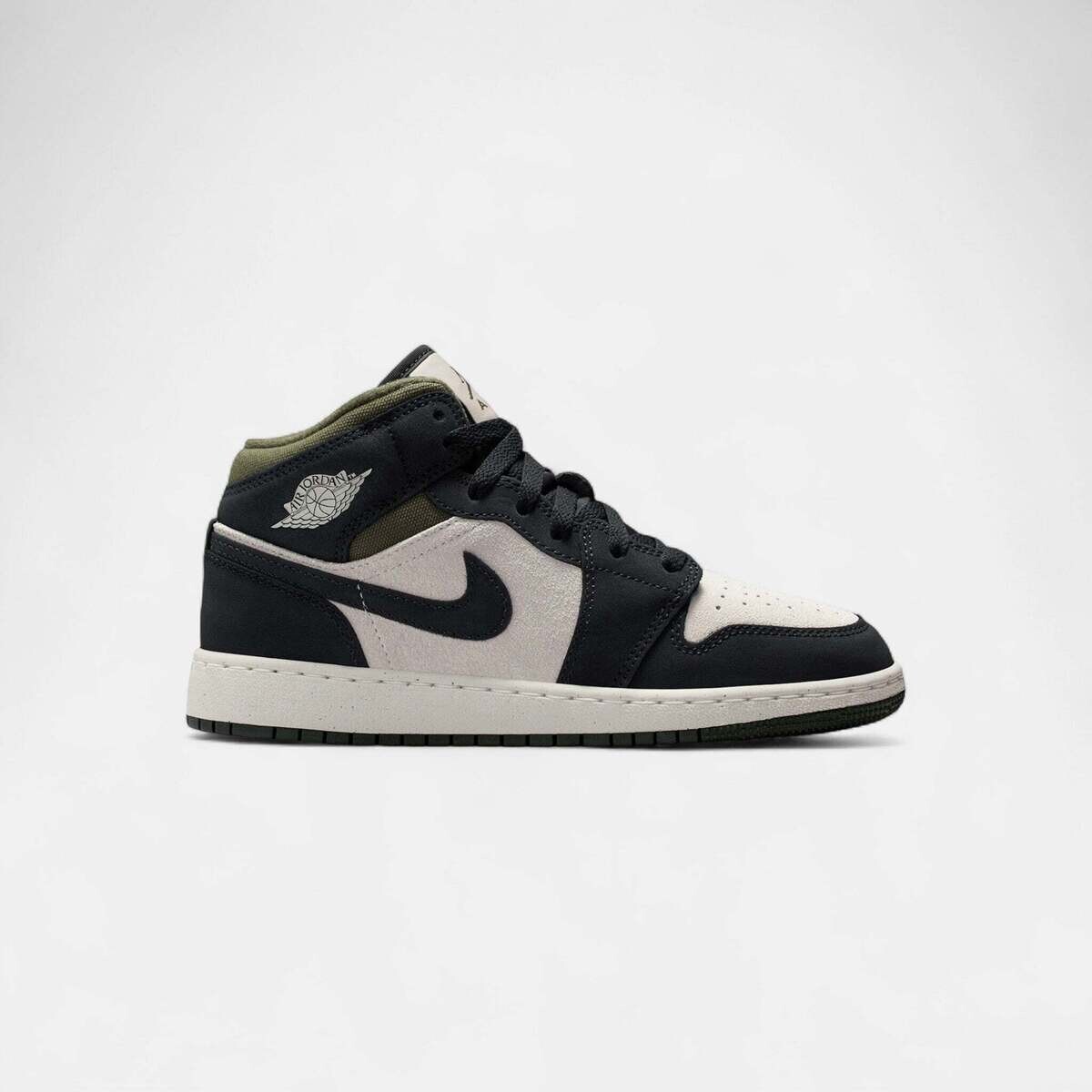 Nike  jordan-1-mid-off-noir-medium-olive-gs  Černá
