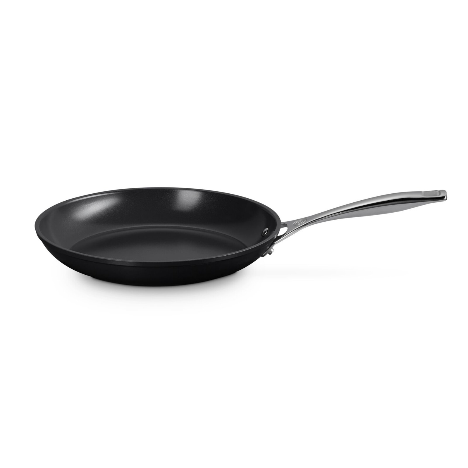 Nepřilnavá pánev ESSENTIAL 28 cm, černá, hliník, Le Creuset