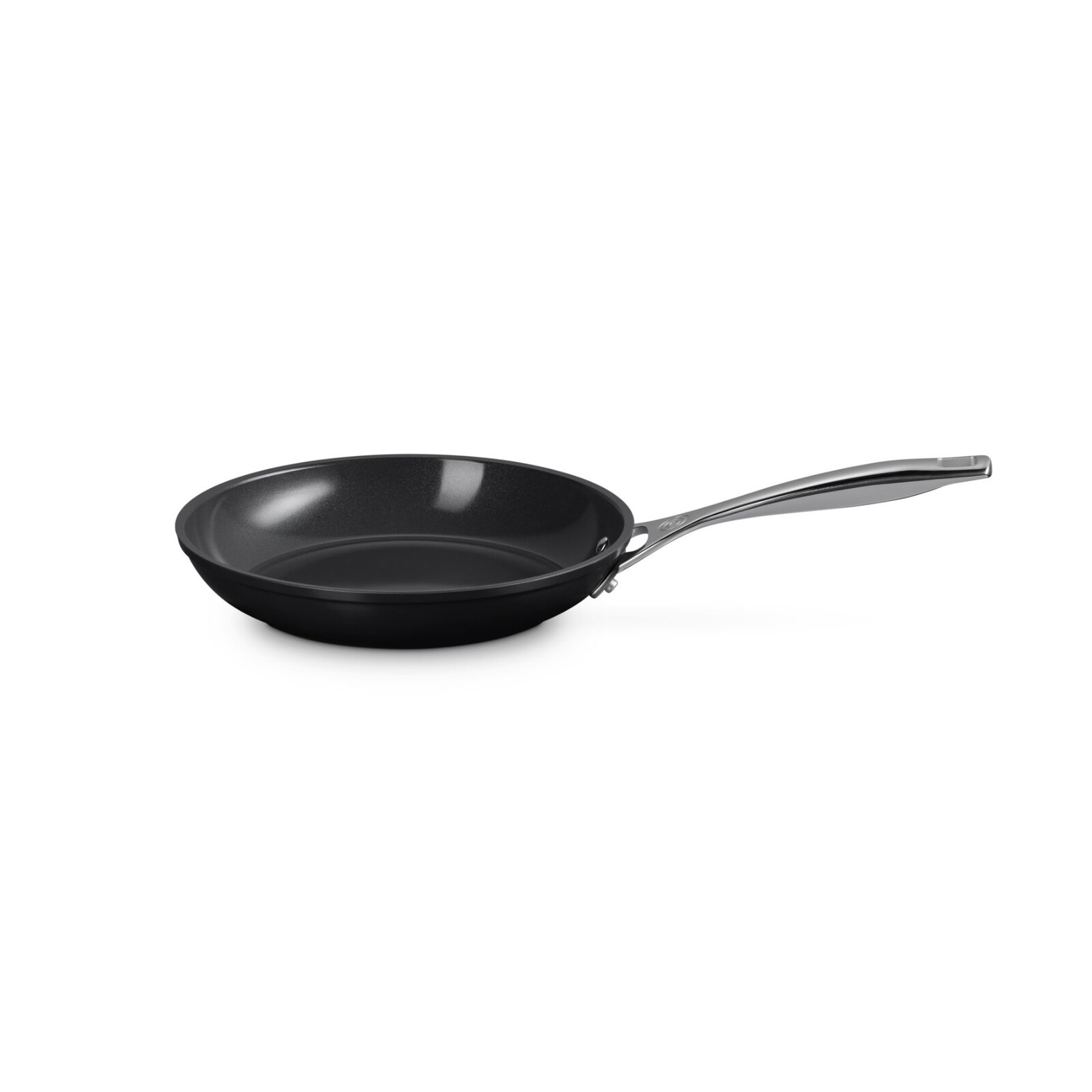 Nepřilnavá pánev ESSENTIAL 24 cm, černá, hliník, Le Creuset