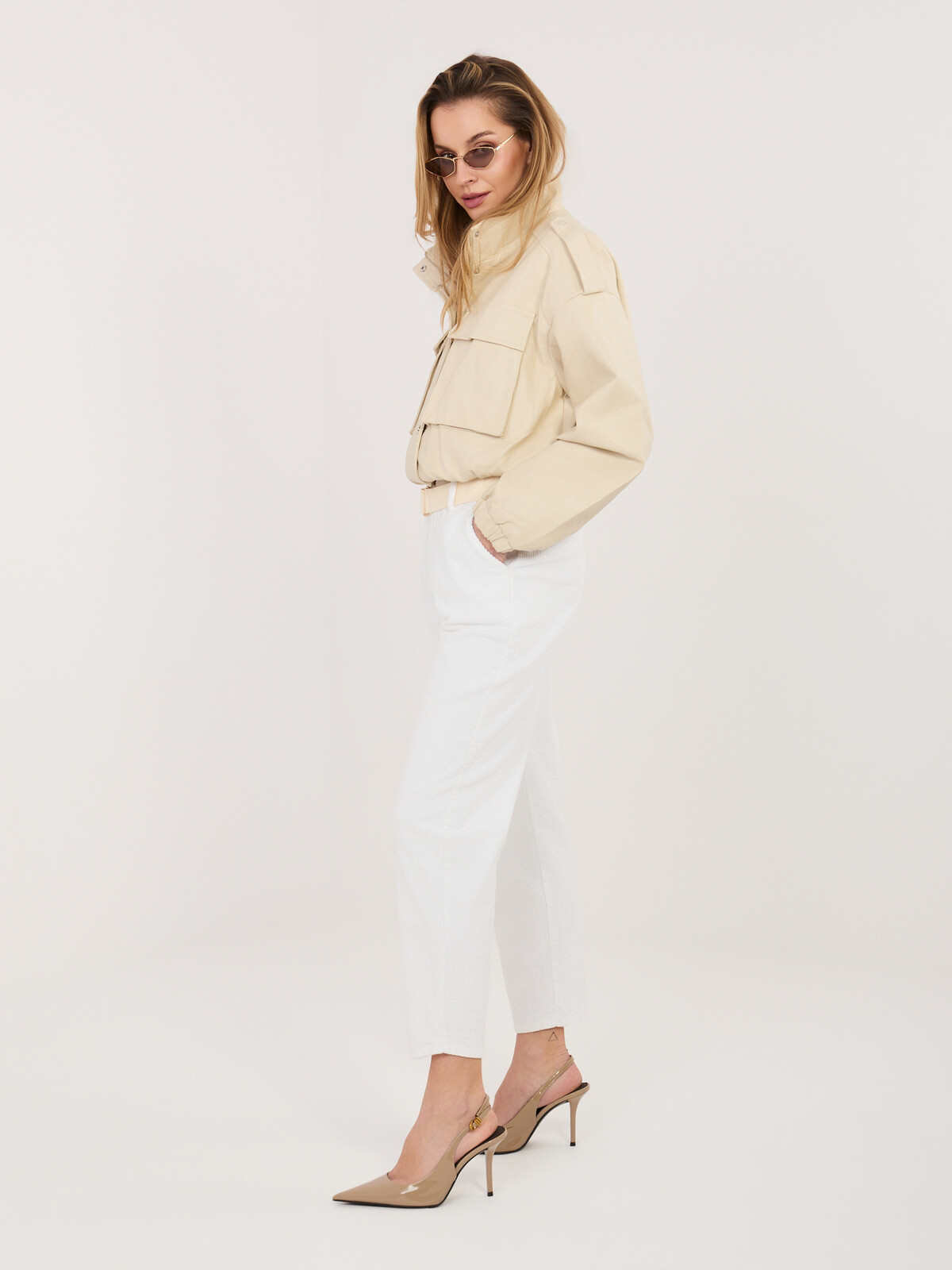 Ecru kalhoty s páskem