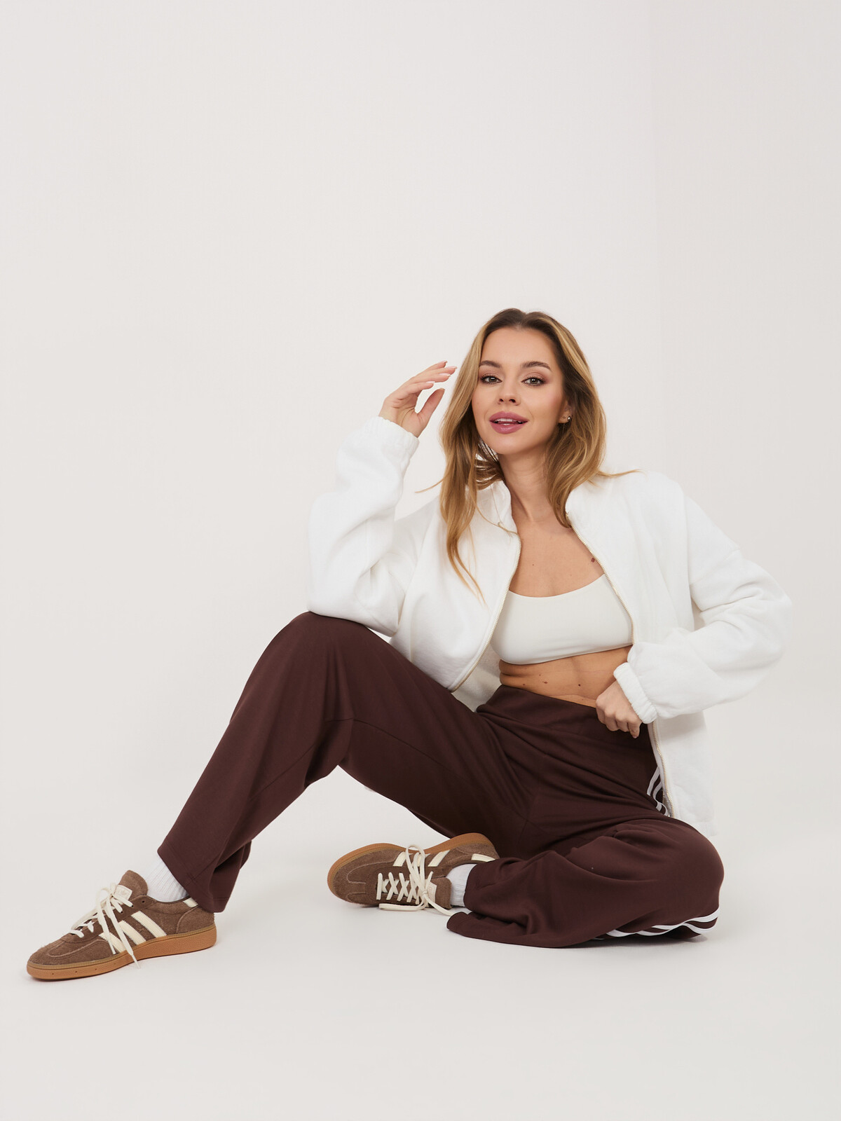 Tmavě hnědé tepláky z viskózy