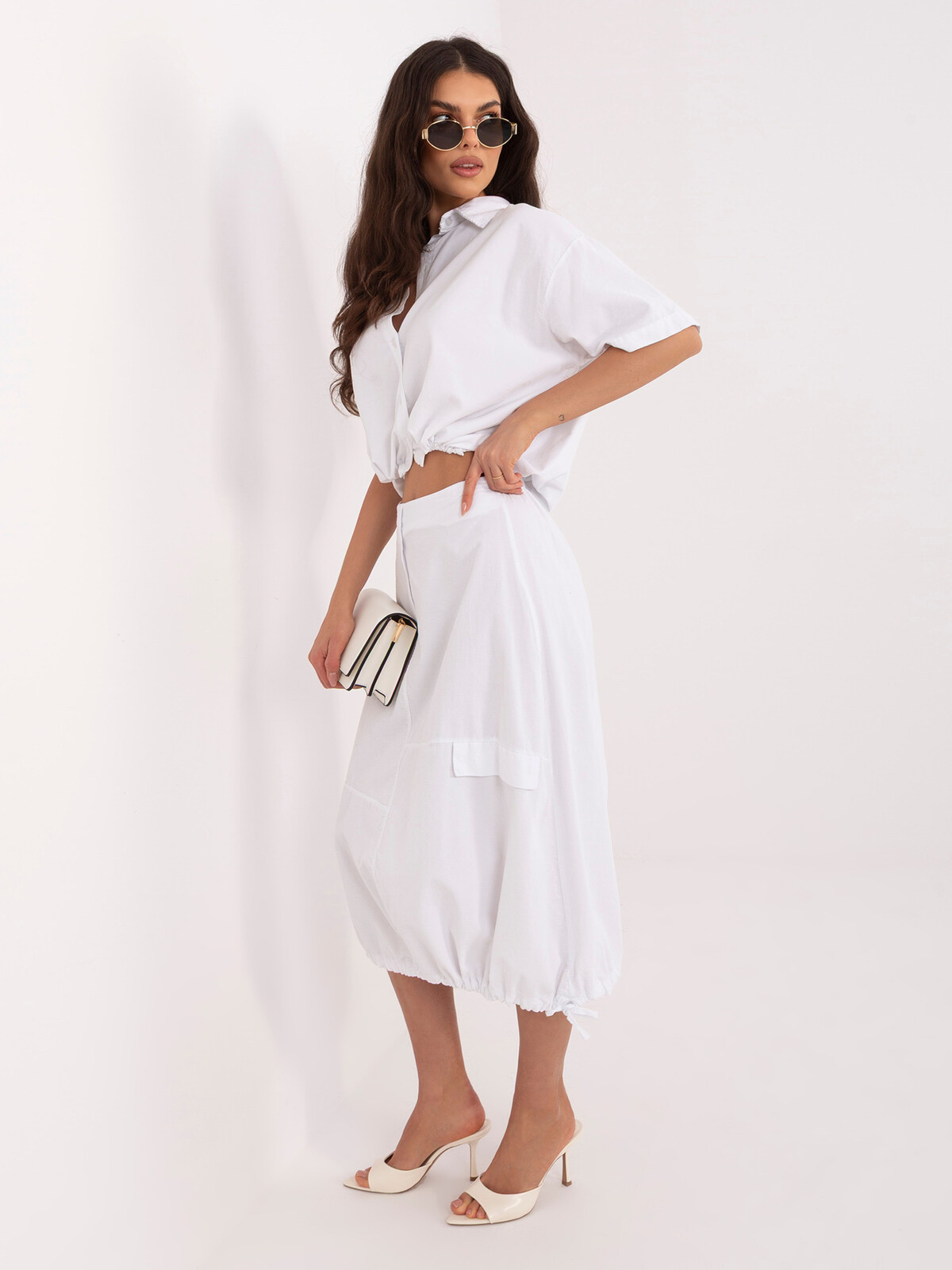 Bílá struksová sukně se stahovadly