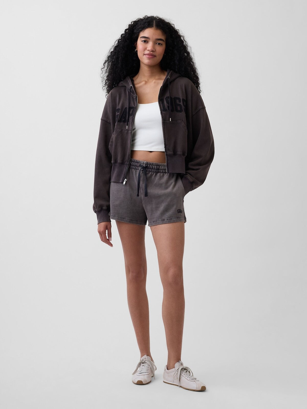 Dámské teplákové šortky GAP s logem