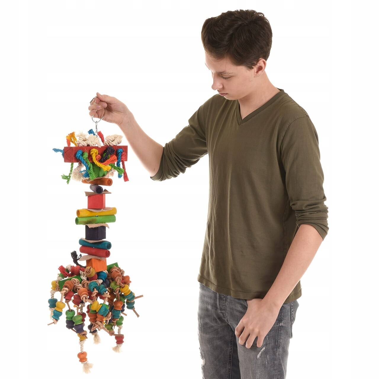 Mnoho všeho – obrovská hračka pro velké papoušky