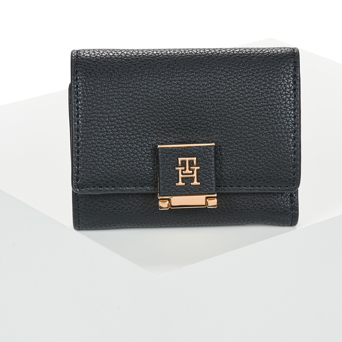 Tommy Hilfiger  TH HER TRIFOLD WALLET  Černá
