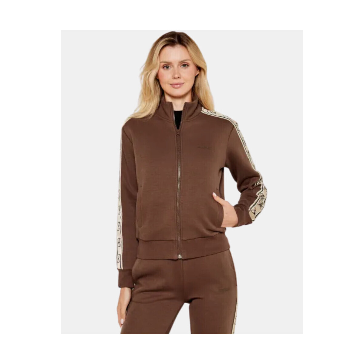 Guess  V2YQ16KB3P2  Hnědá