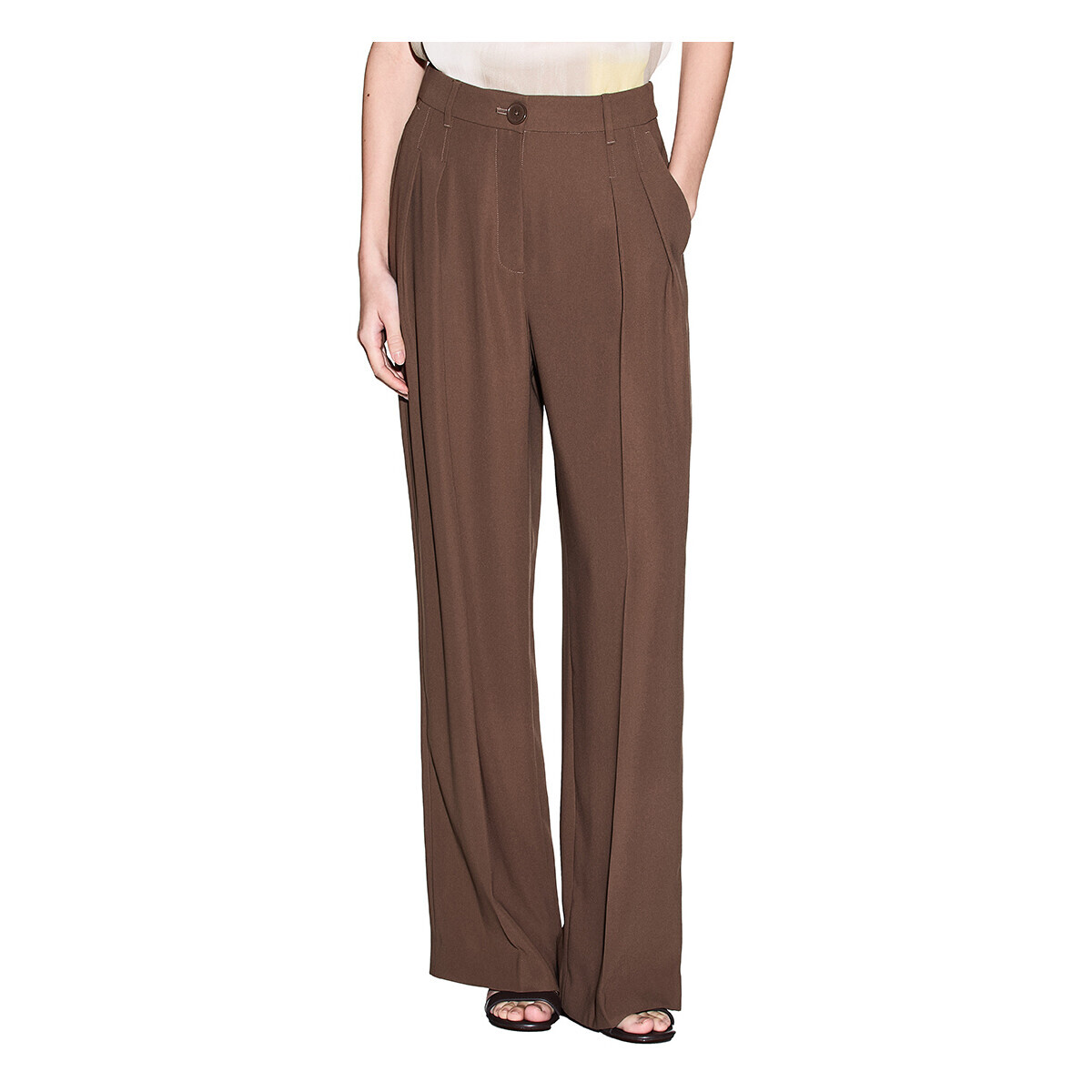 EAX  XW001939AF21529  Hnědá