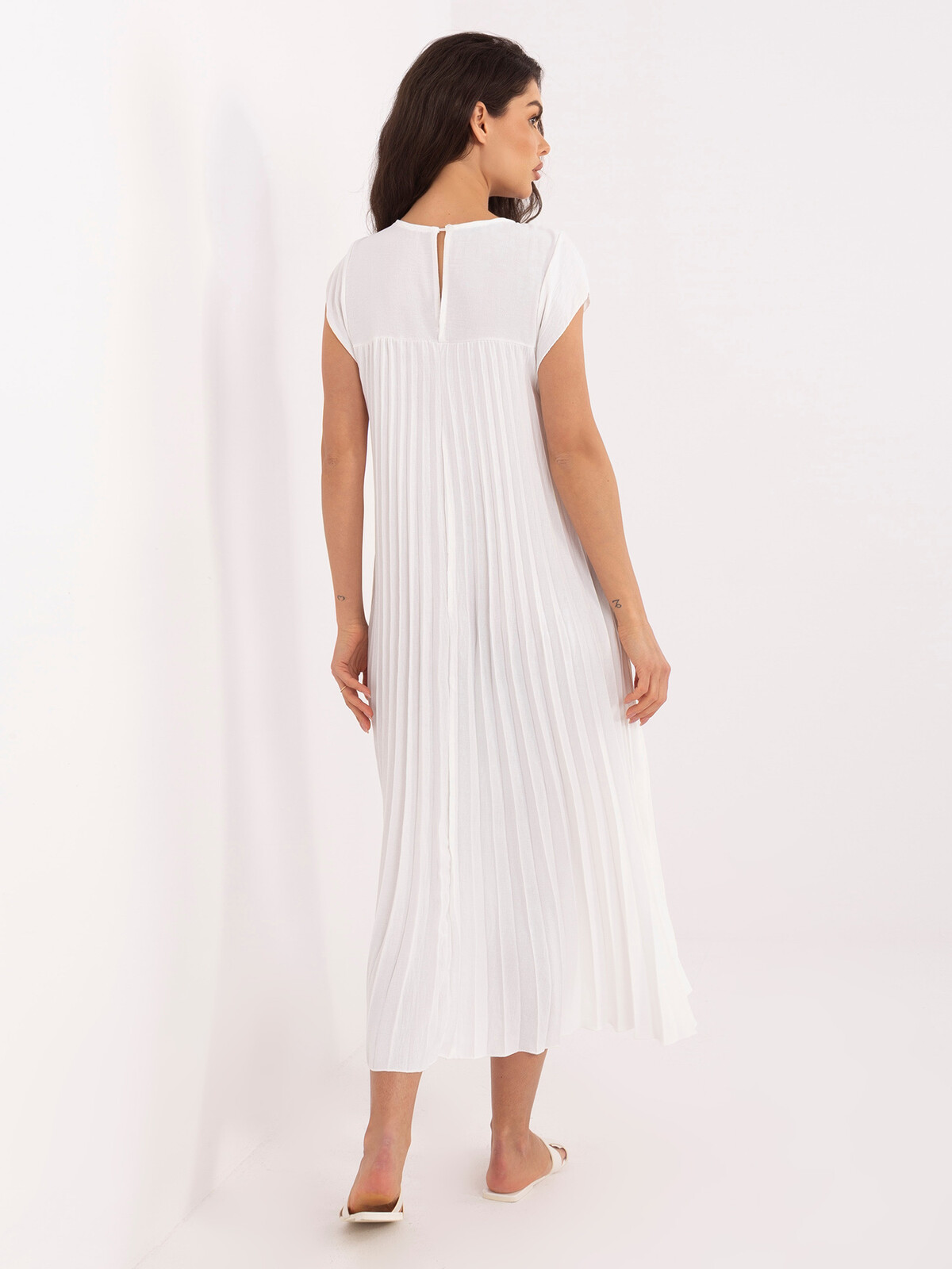 Ecru plisovaná trapézová sukně