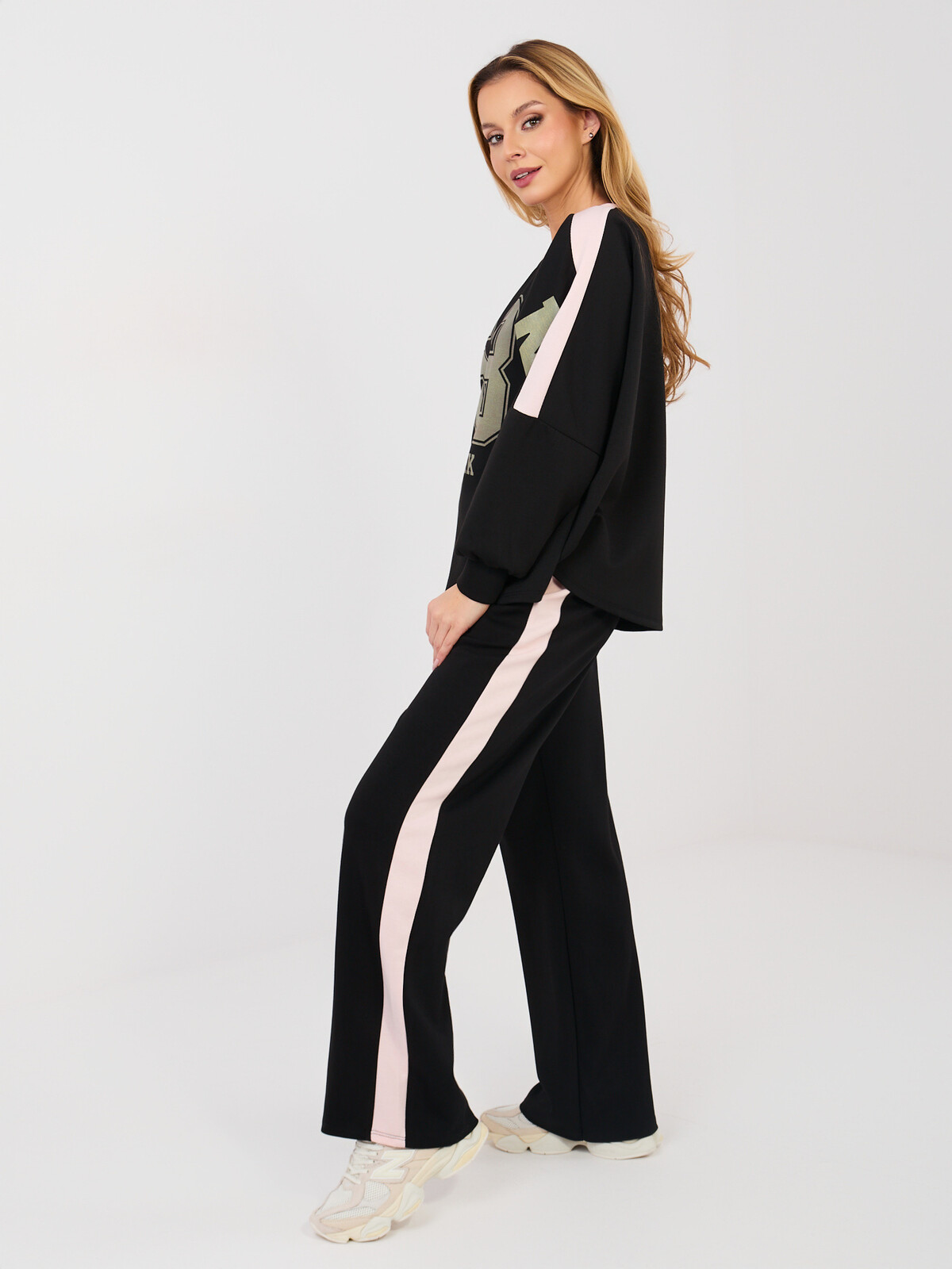 Černé dresové tepláky s lampy