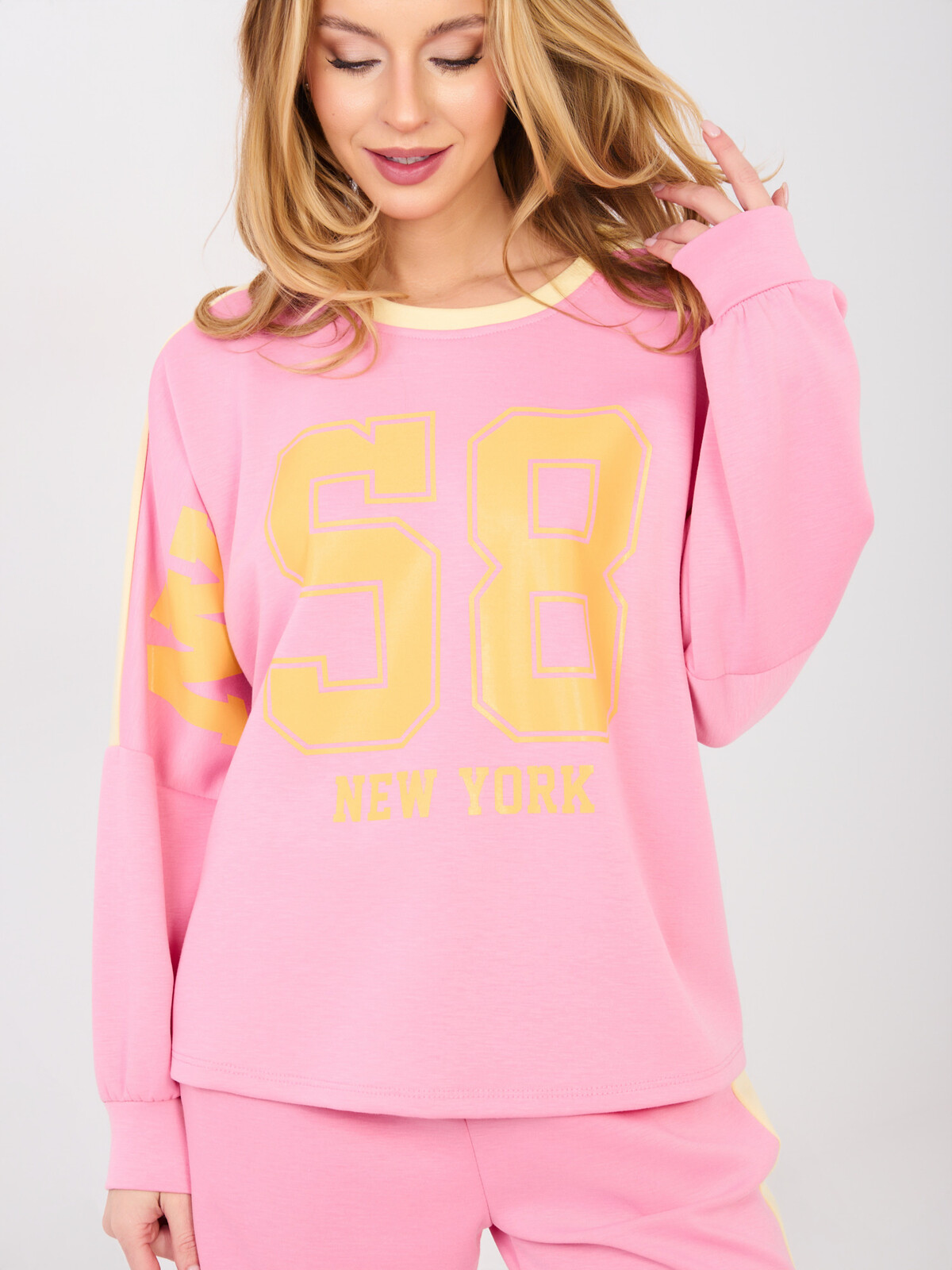 Růžová oversize mikina s potiskem