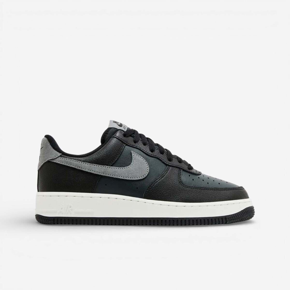 Nike  Air Force 1 '07 Smoke Grey  Šedá