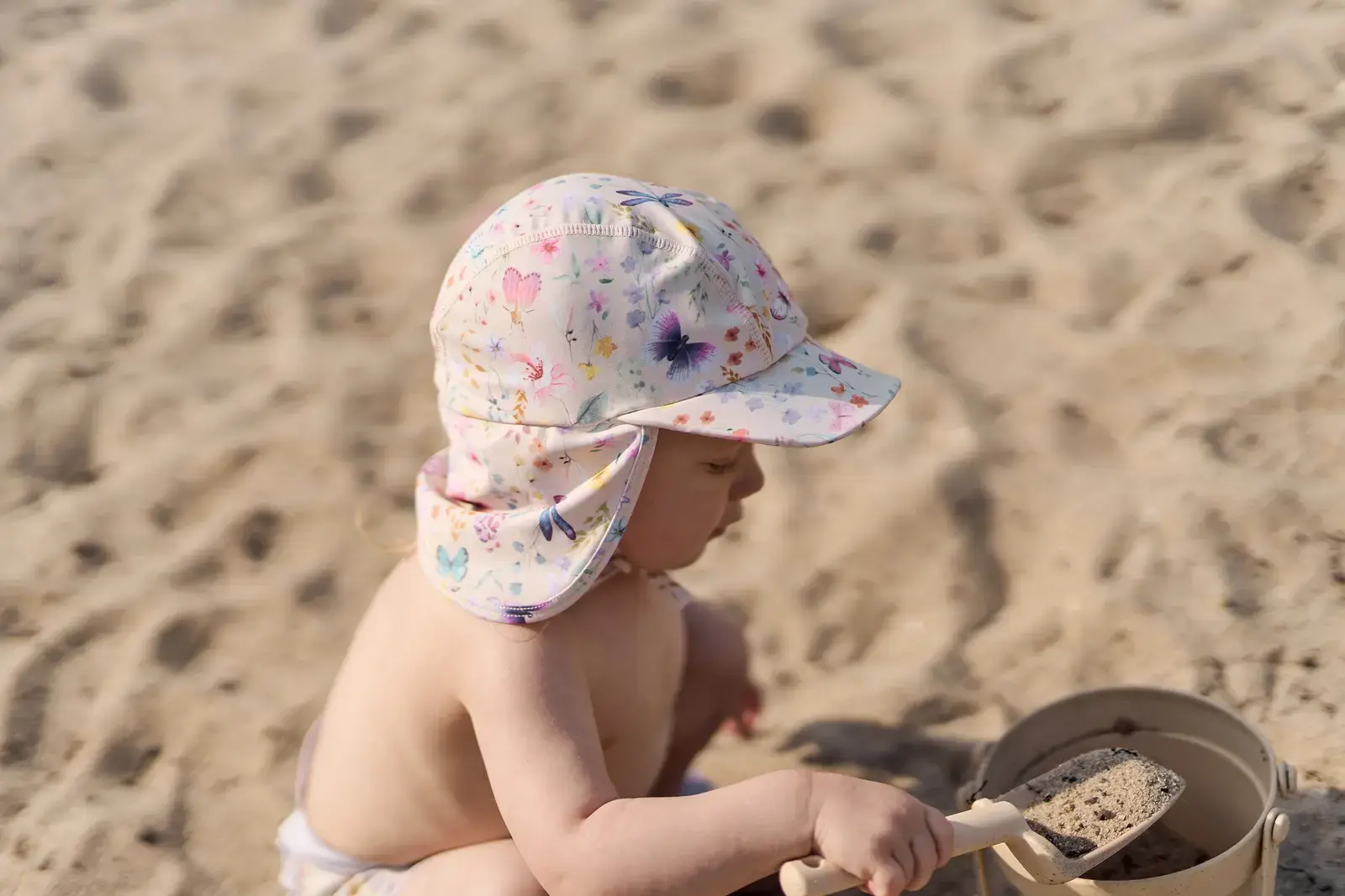 Mikk-Line Mikk - Line dívčí koupací čepice 1016 Butterfly Velikost: 62/68