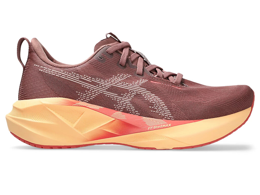 Asics Novablast 5 W Velikost: 37,5 EUR