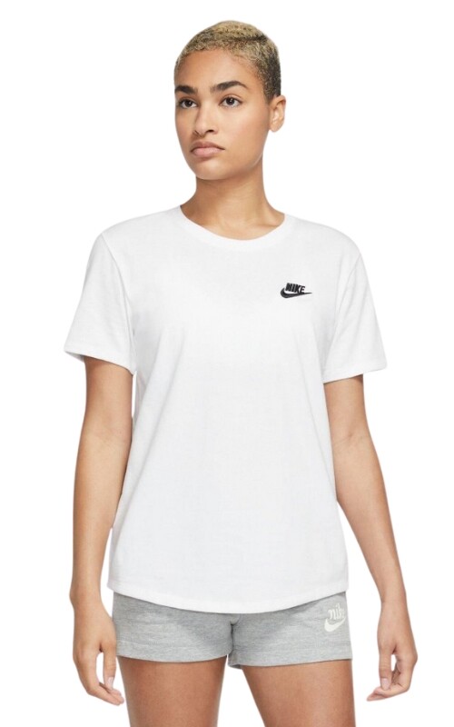 Nike Sportswear Club Essentials W Tee Velikost: XS