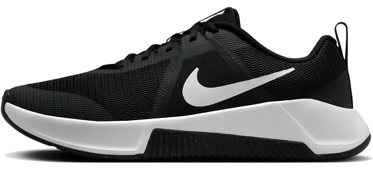 Nike MC Trainer 3 M Velikost: 42,5 EUR