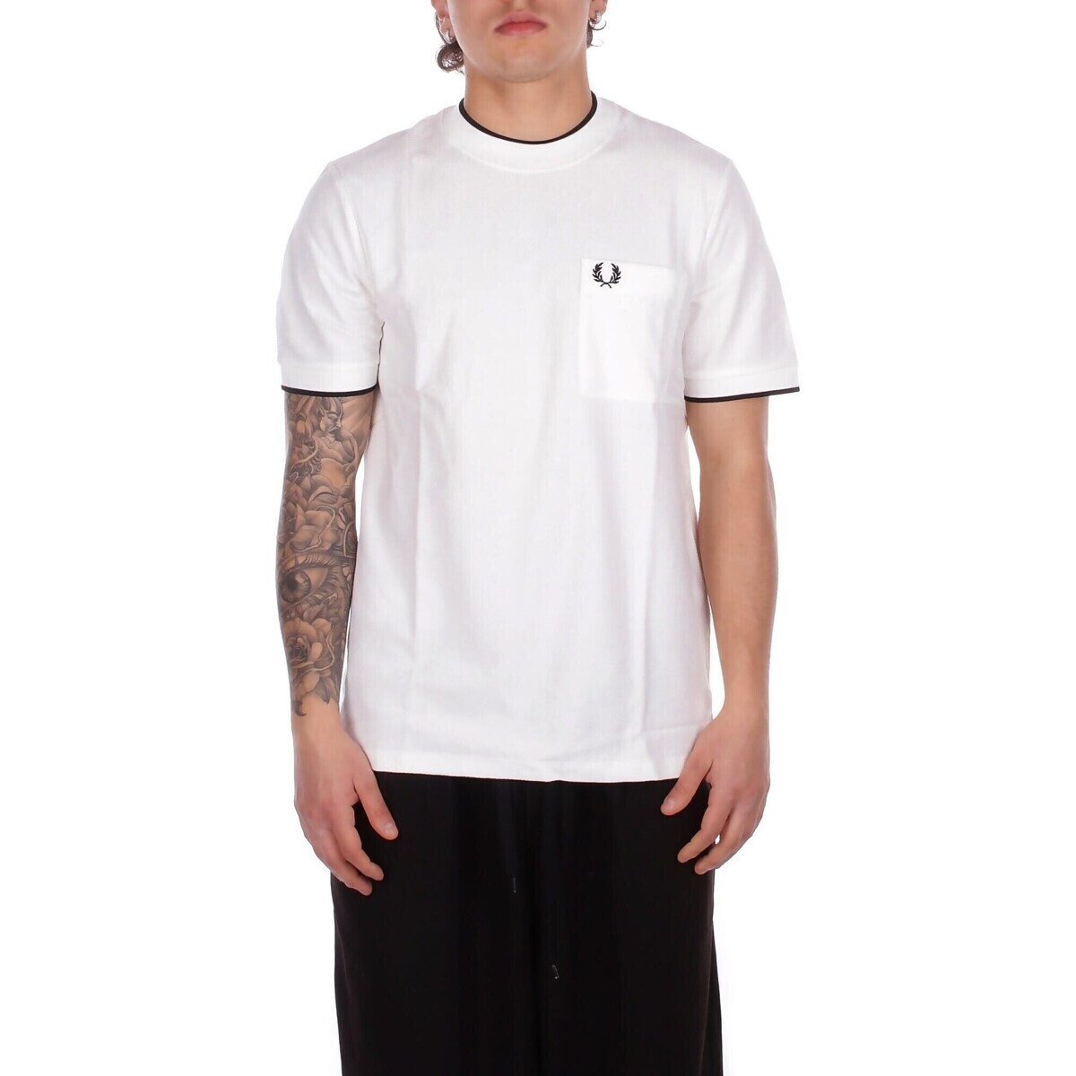 Fred Perry  M2395  Bílá