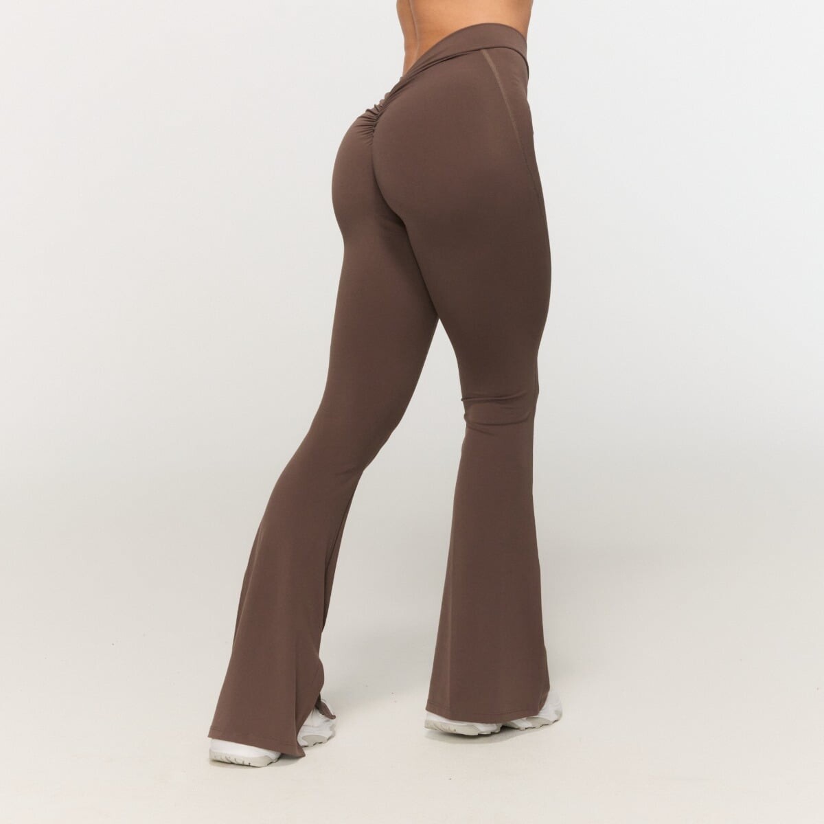 GymBeam Women‘s Fierce V-back Pants Cappuccino