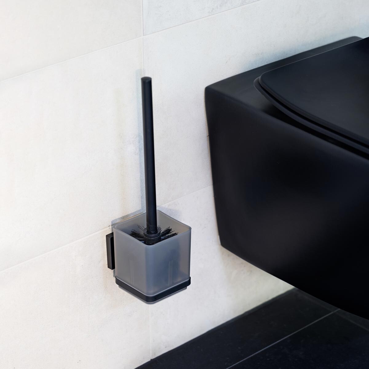 WENKO Vacuum-Loc® WC štětka Quadro, černá