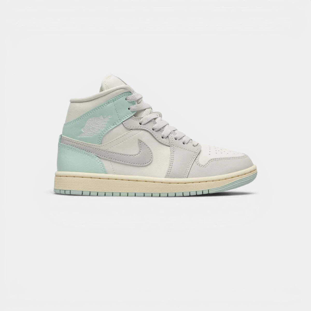 Nike  Brand  1 Mid 