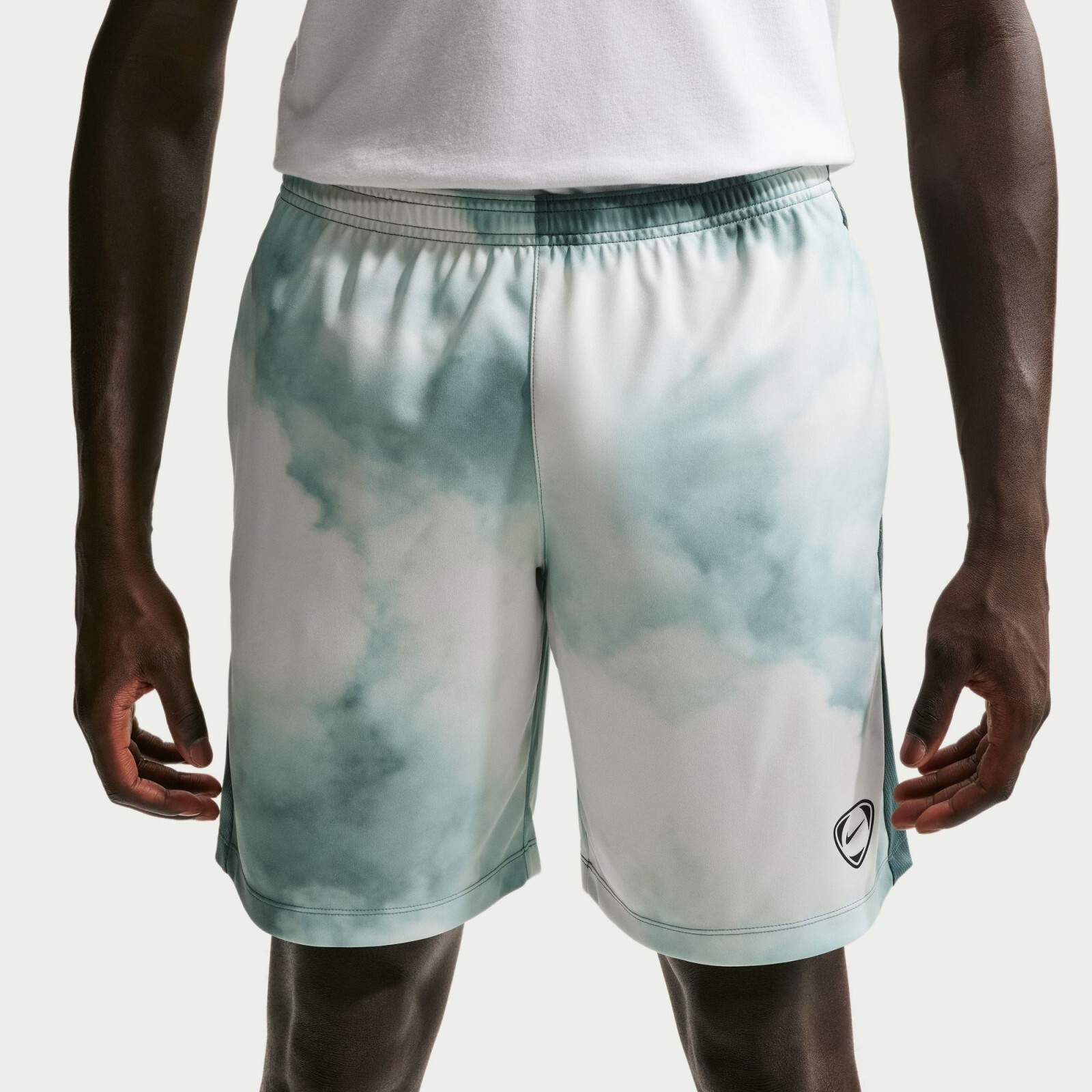 Nike Academy+ M