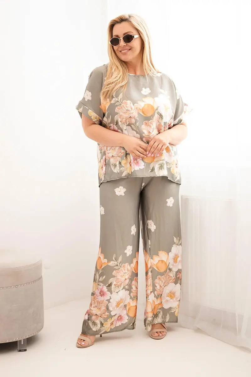 Kesi Plus Size set s blůzkou a květinovými kalhotami